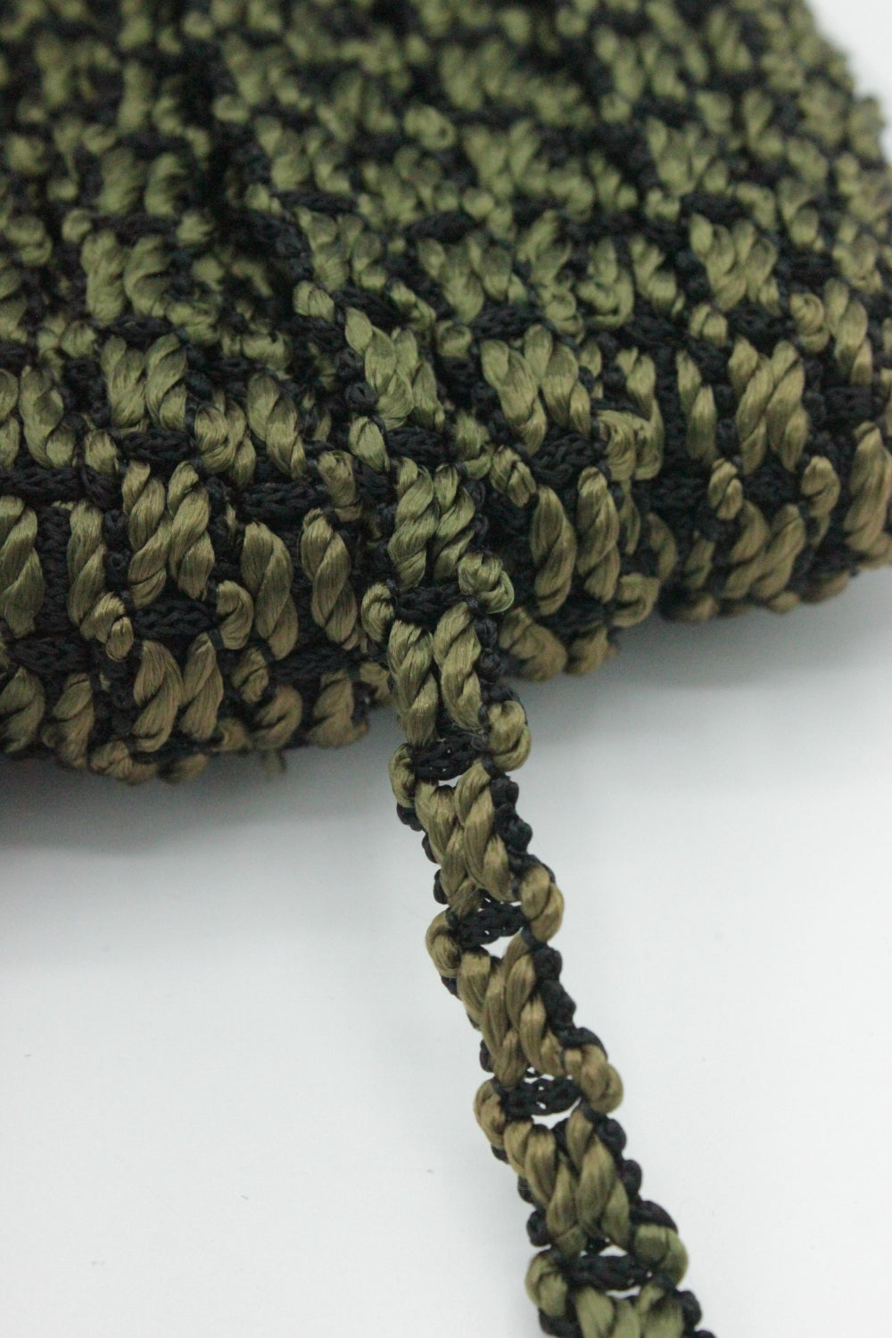 Lezarda 12mm, Negru Cu Verde