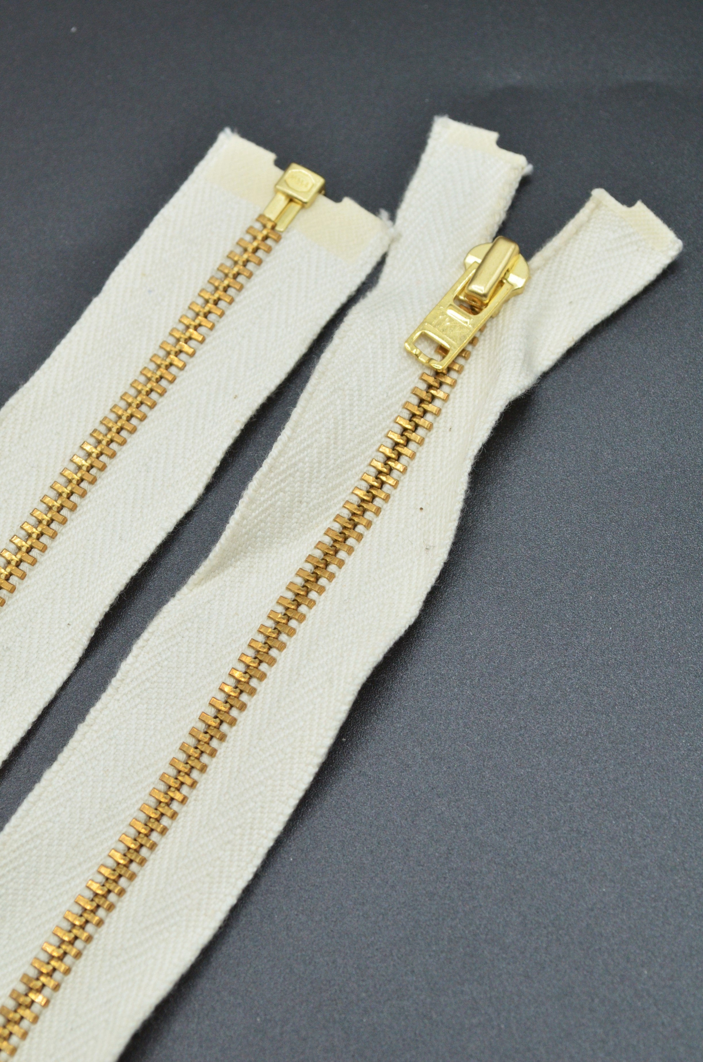 Fermoar YKK Metalic 4mm Detasabil Crem 64cm