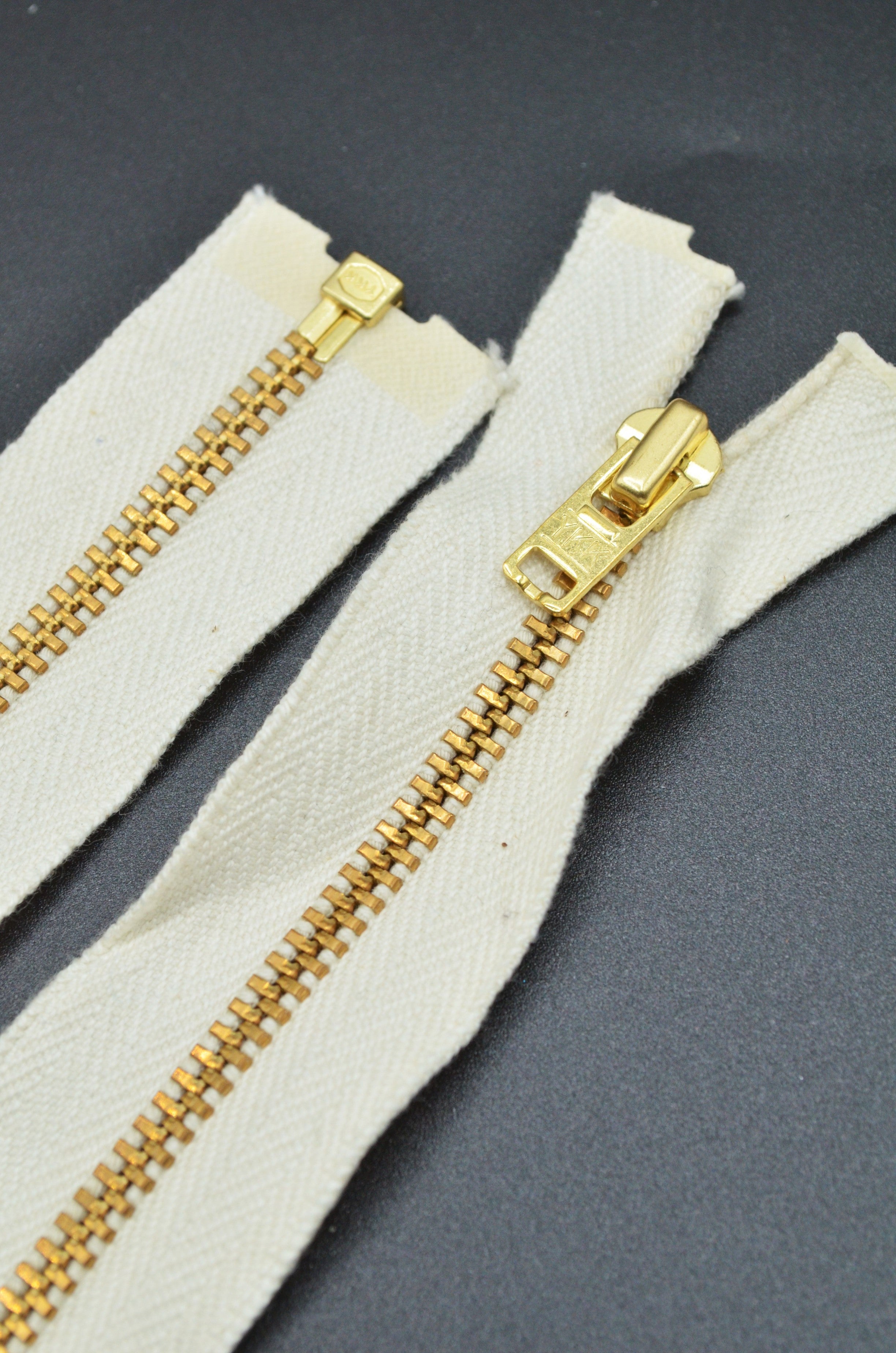 Fermoar YKK Metalic 4mm Detasabil Crem 64cm