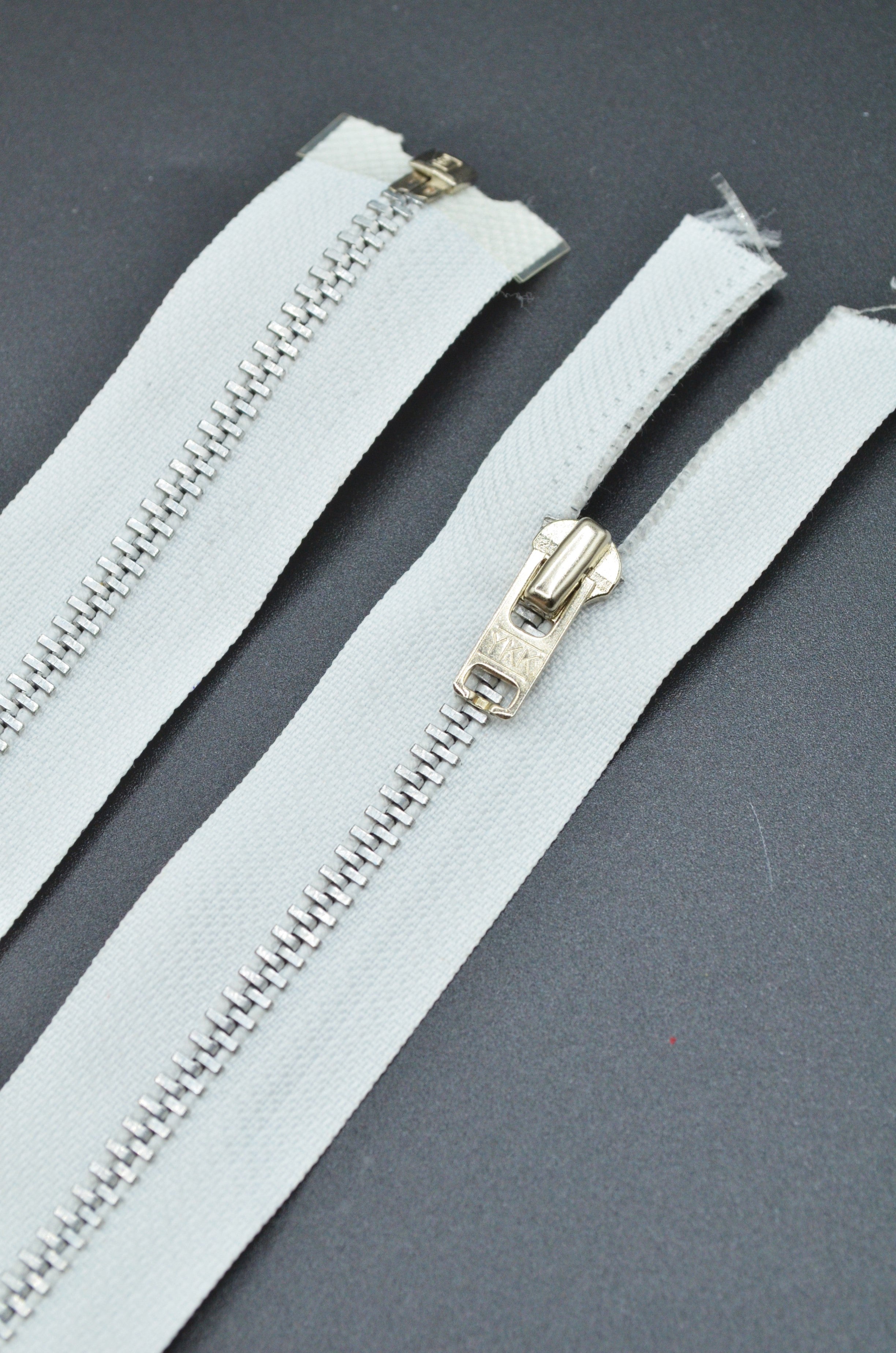 Fermoar YKK Metalic 4mm Detasabil Alb 40cm