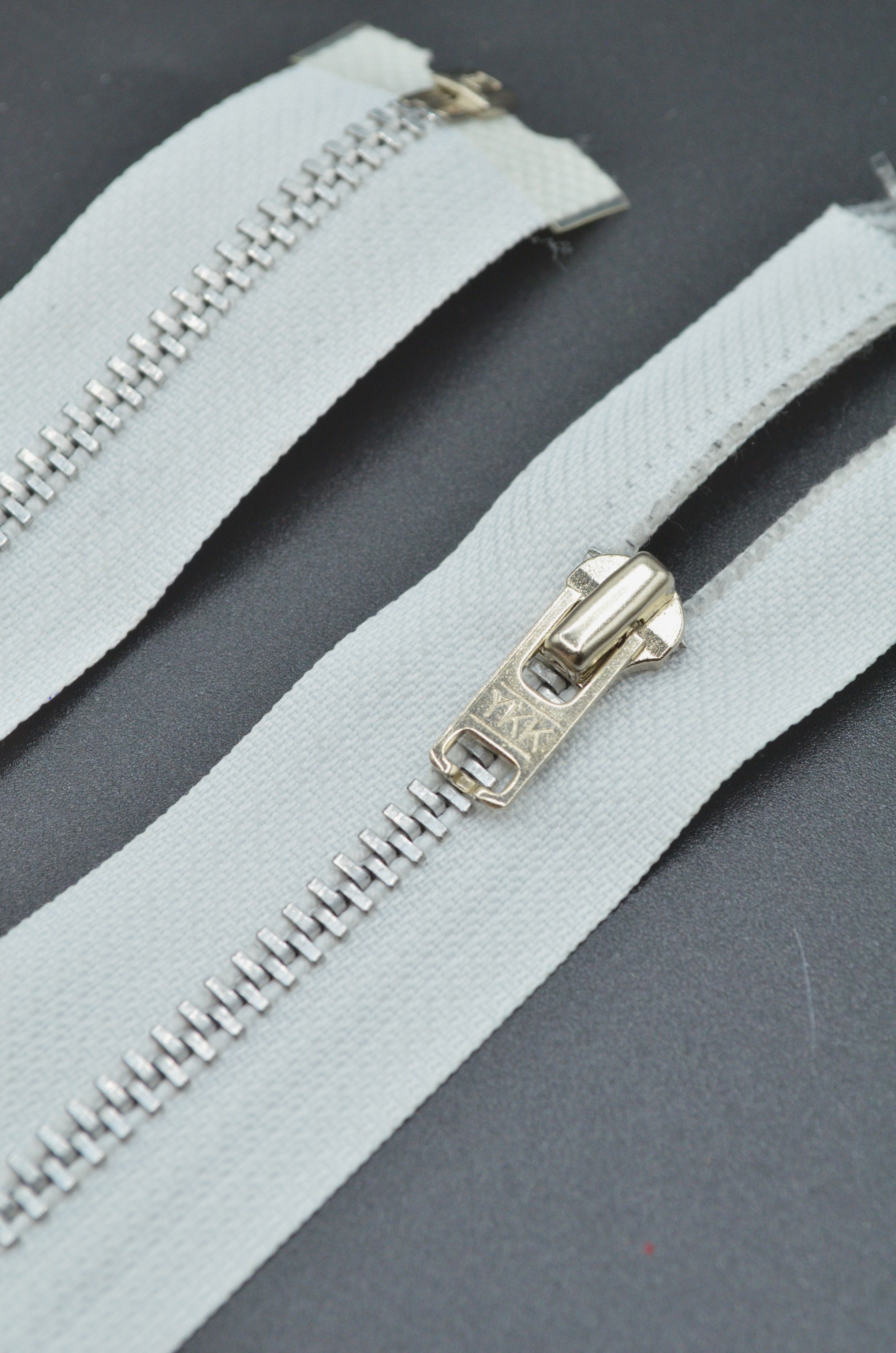 Fermoar YKK Metalic 4mm Detasabil Alb 40cm