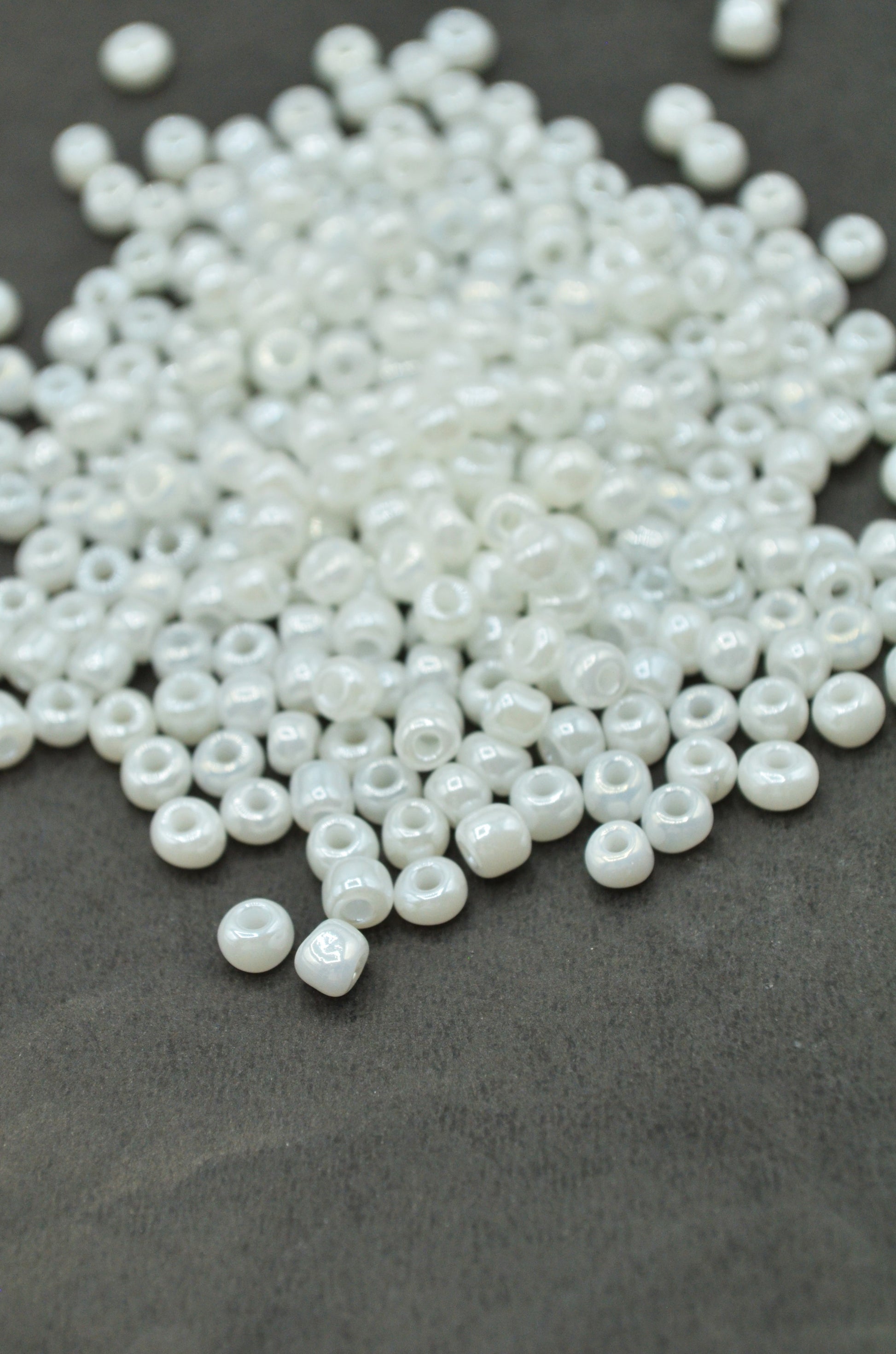 Margele 4mm, 35gr Alb