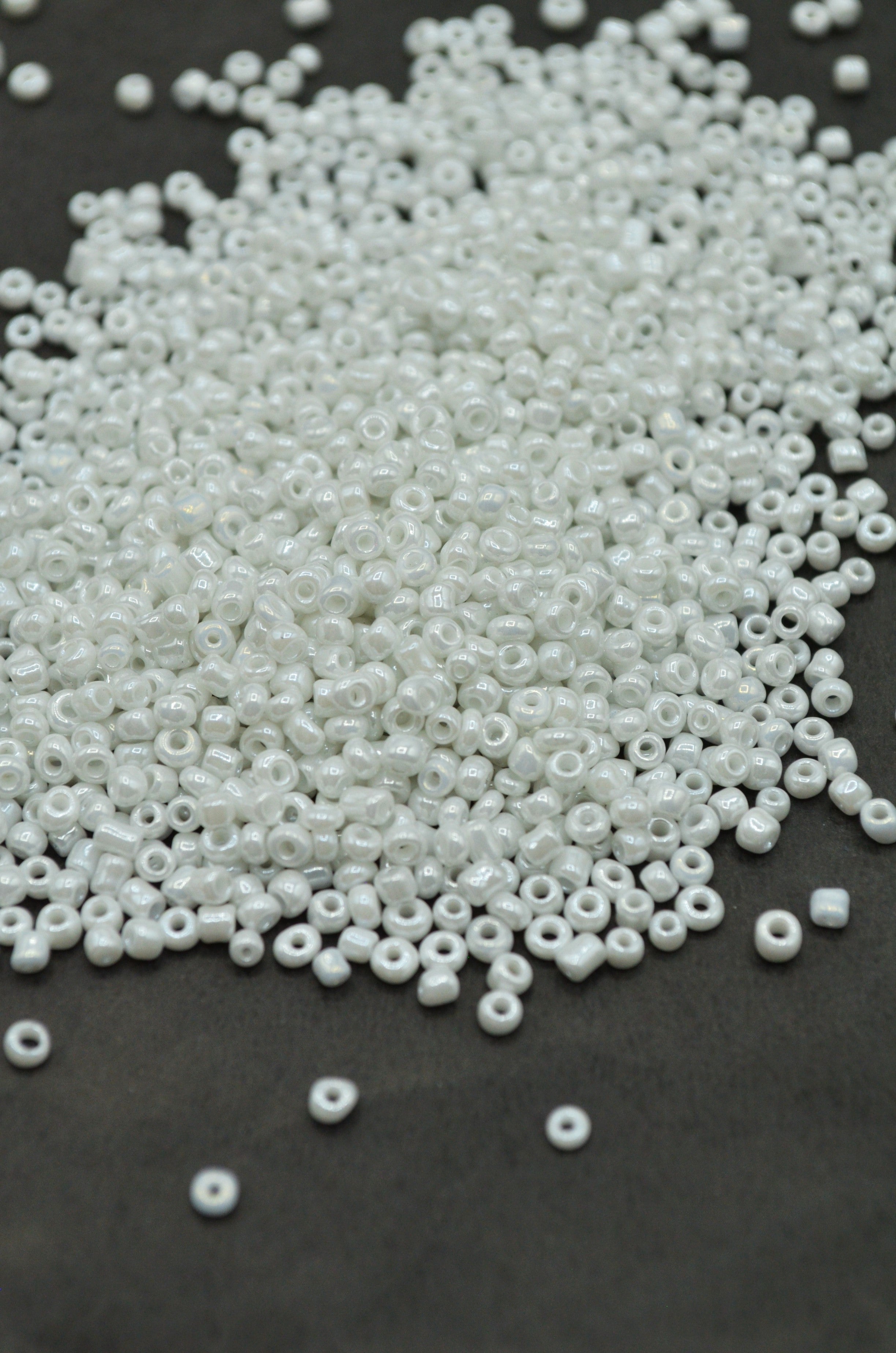 Margele 2mm, 35gr Alb