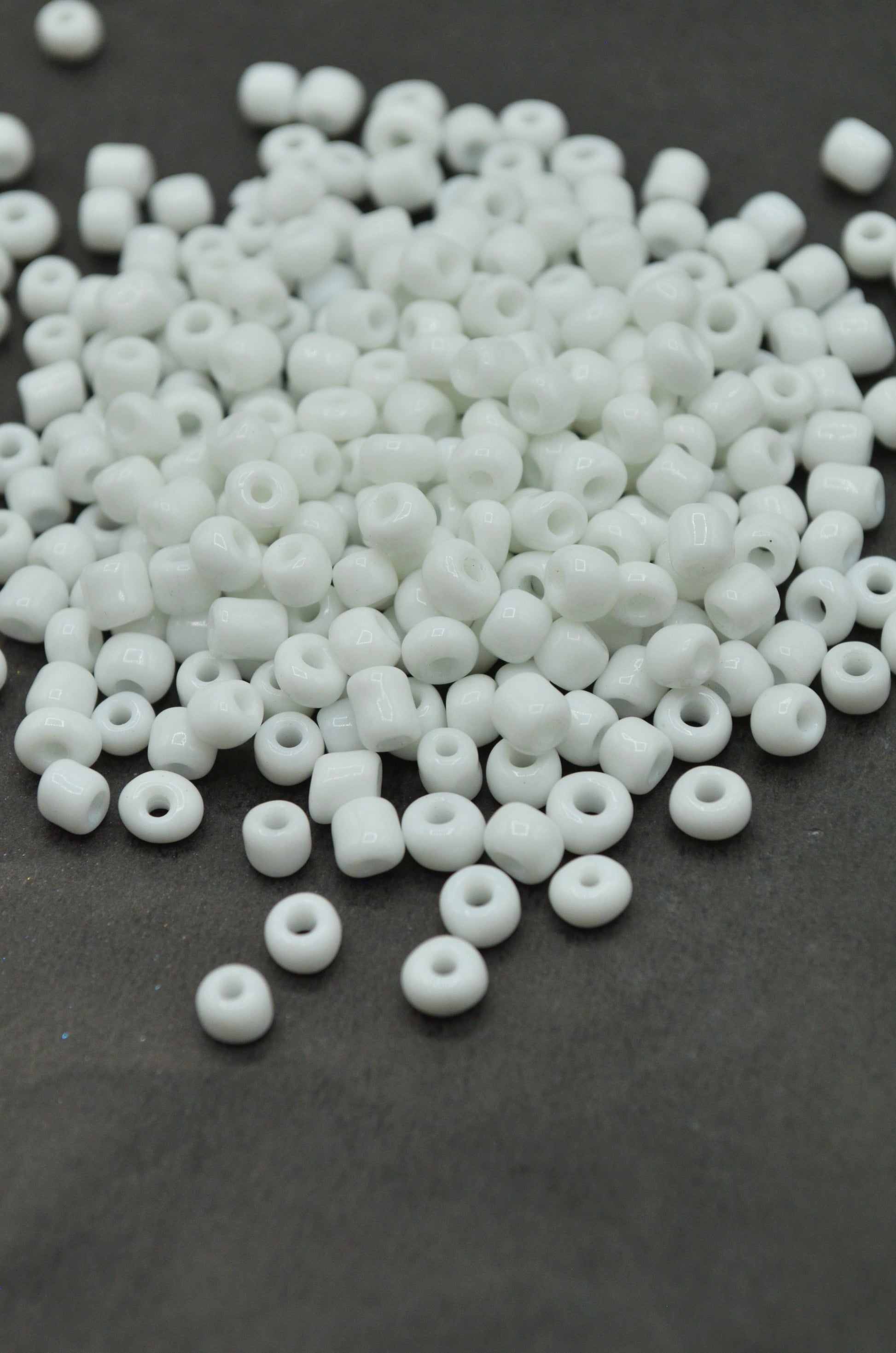 Margele 4mm, 35gr Alb