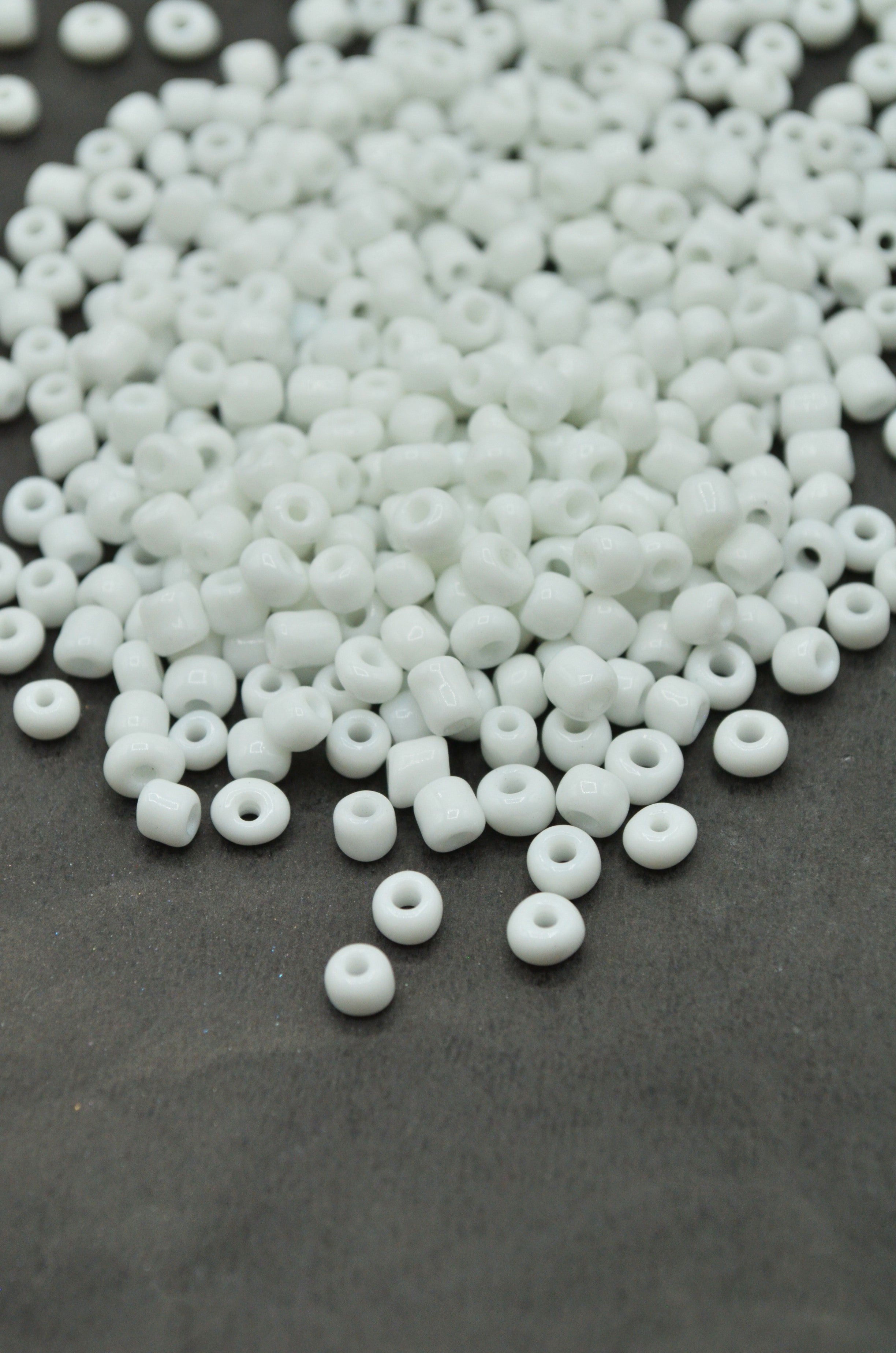 Margele 4mm, 35gr Alb