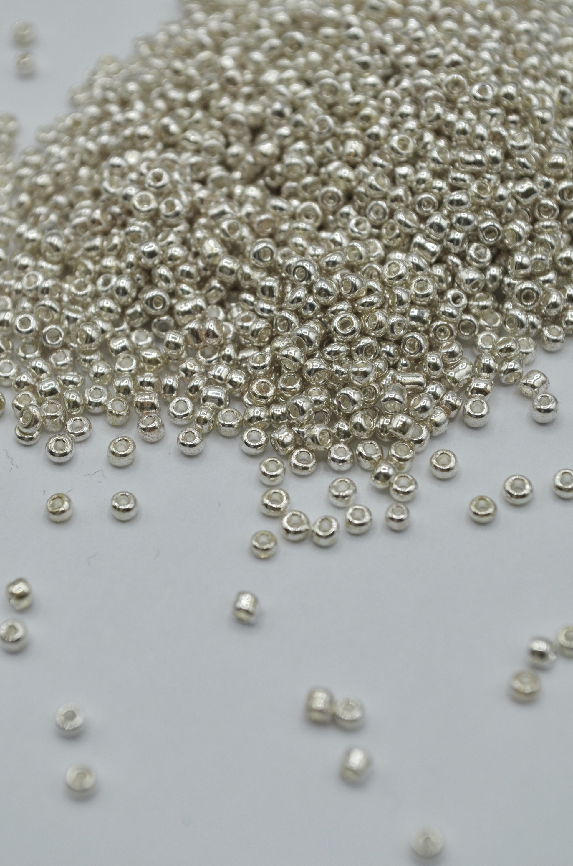 Margele 2mm, 35gr Argintiu