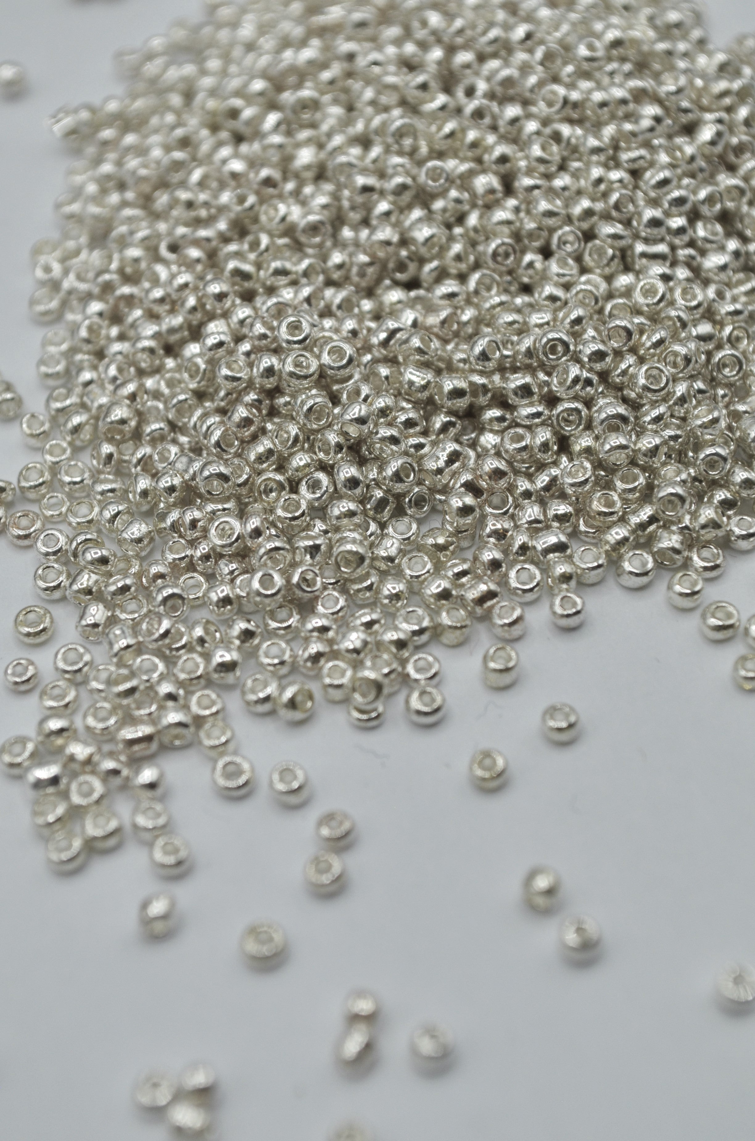 Margele 2mm, 35gr Argintiu