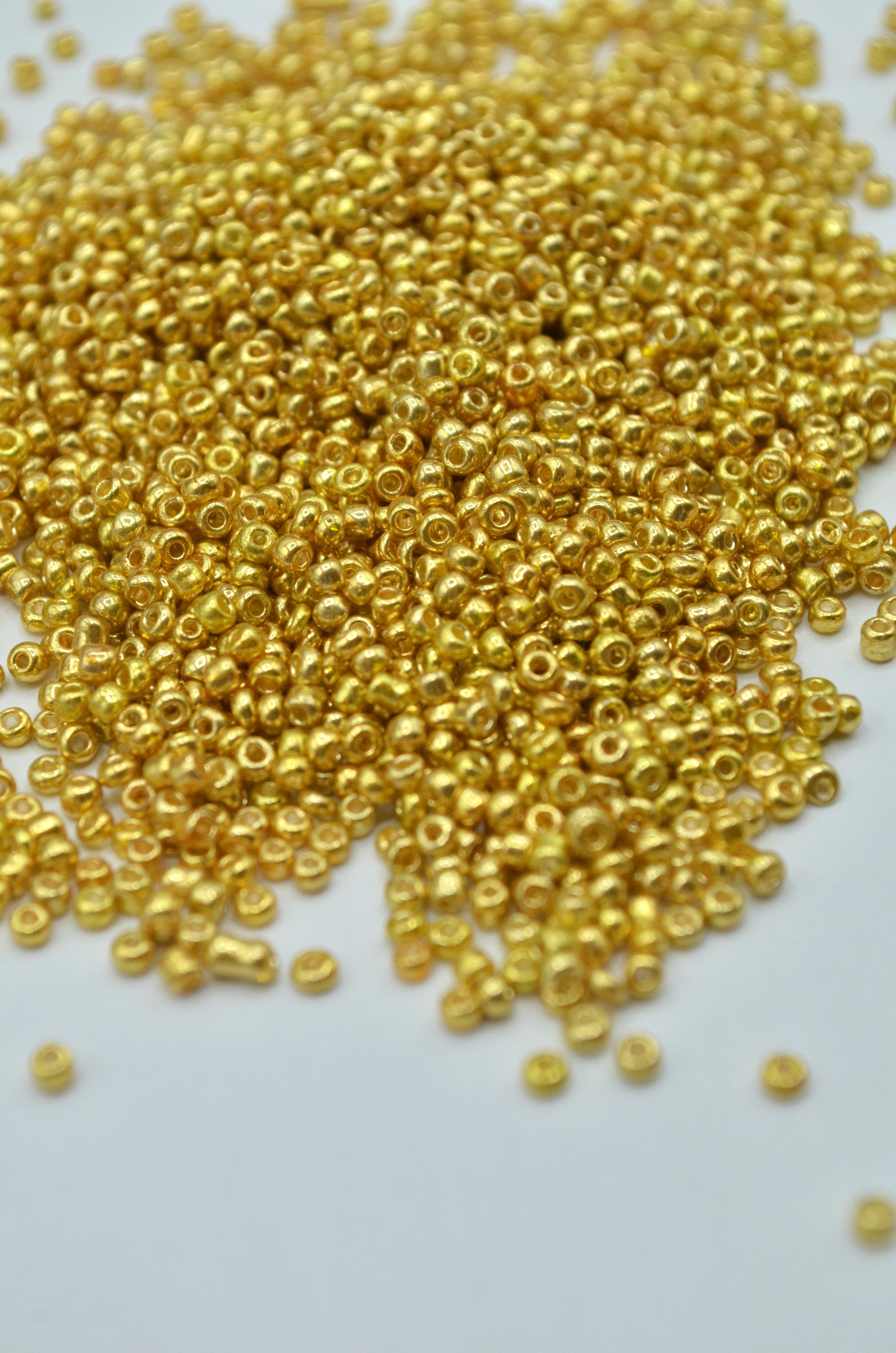 Margele 2mm, 35gr Auriu