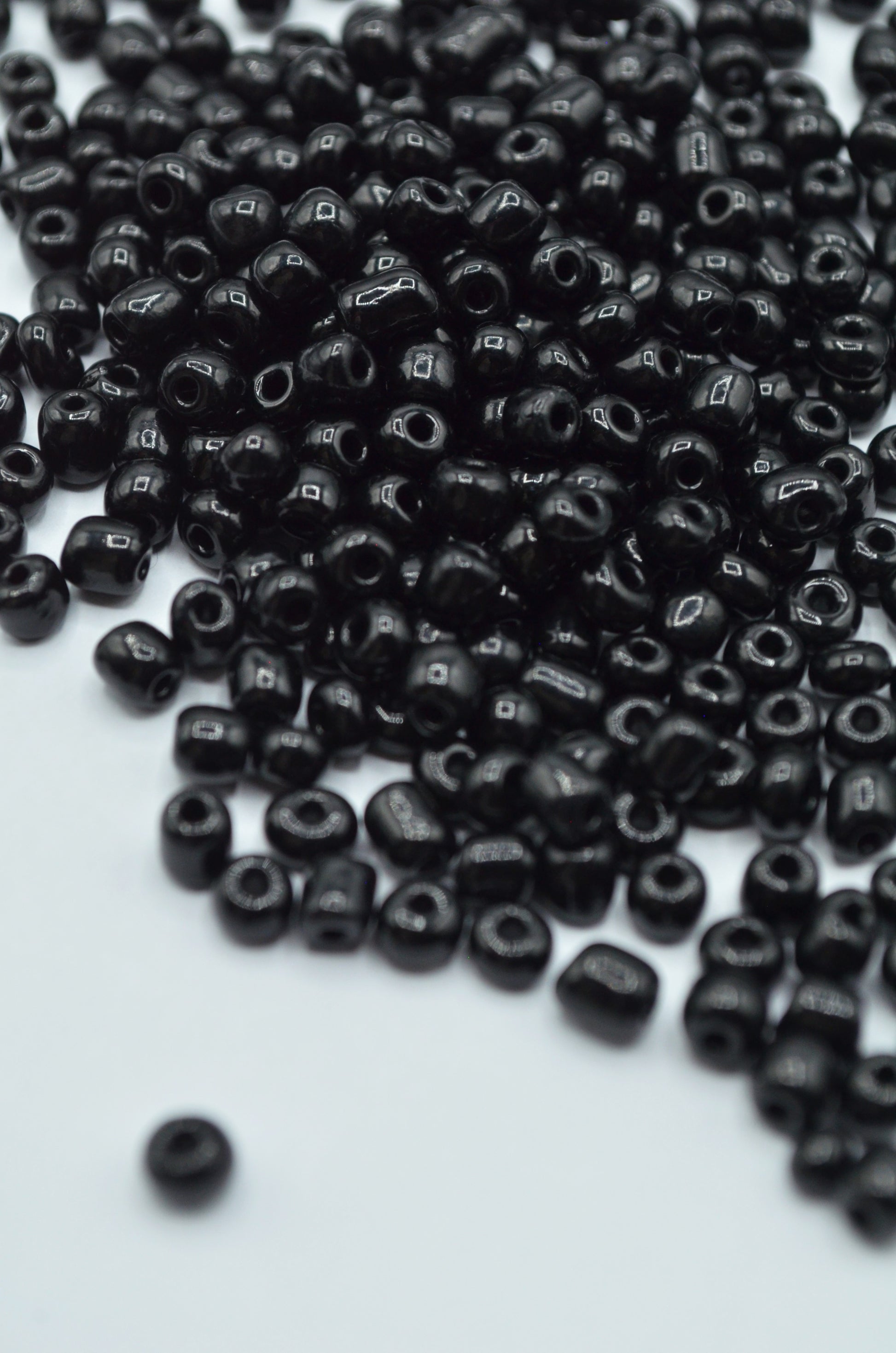 Margele 4mm, 35gr Negru