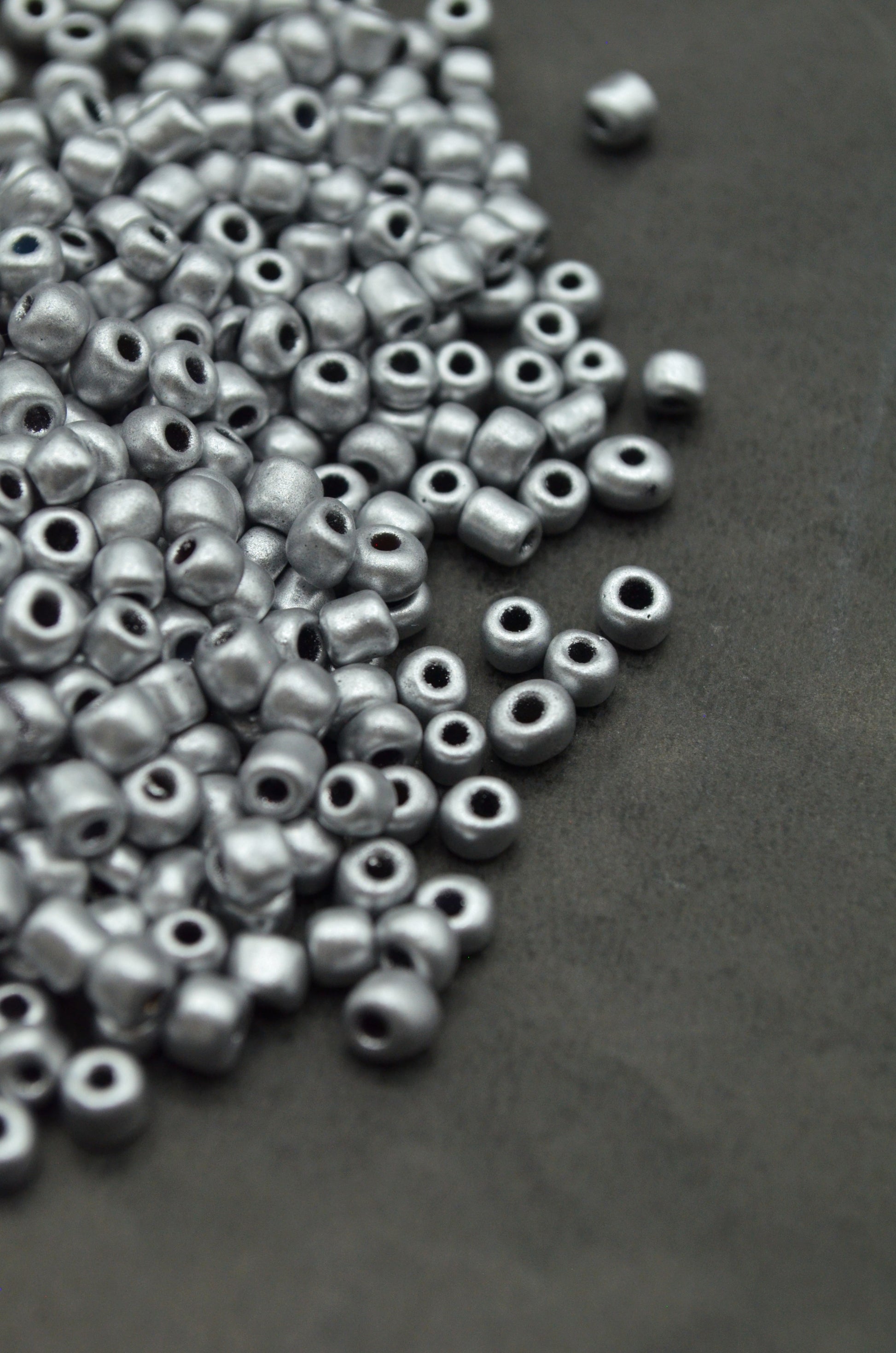 Margele 4mm, 35gr Argintiu