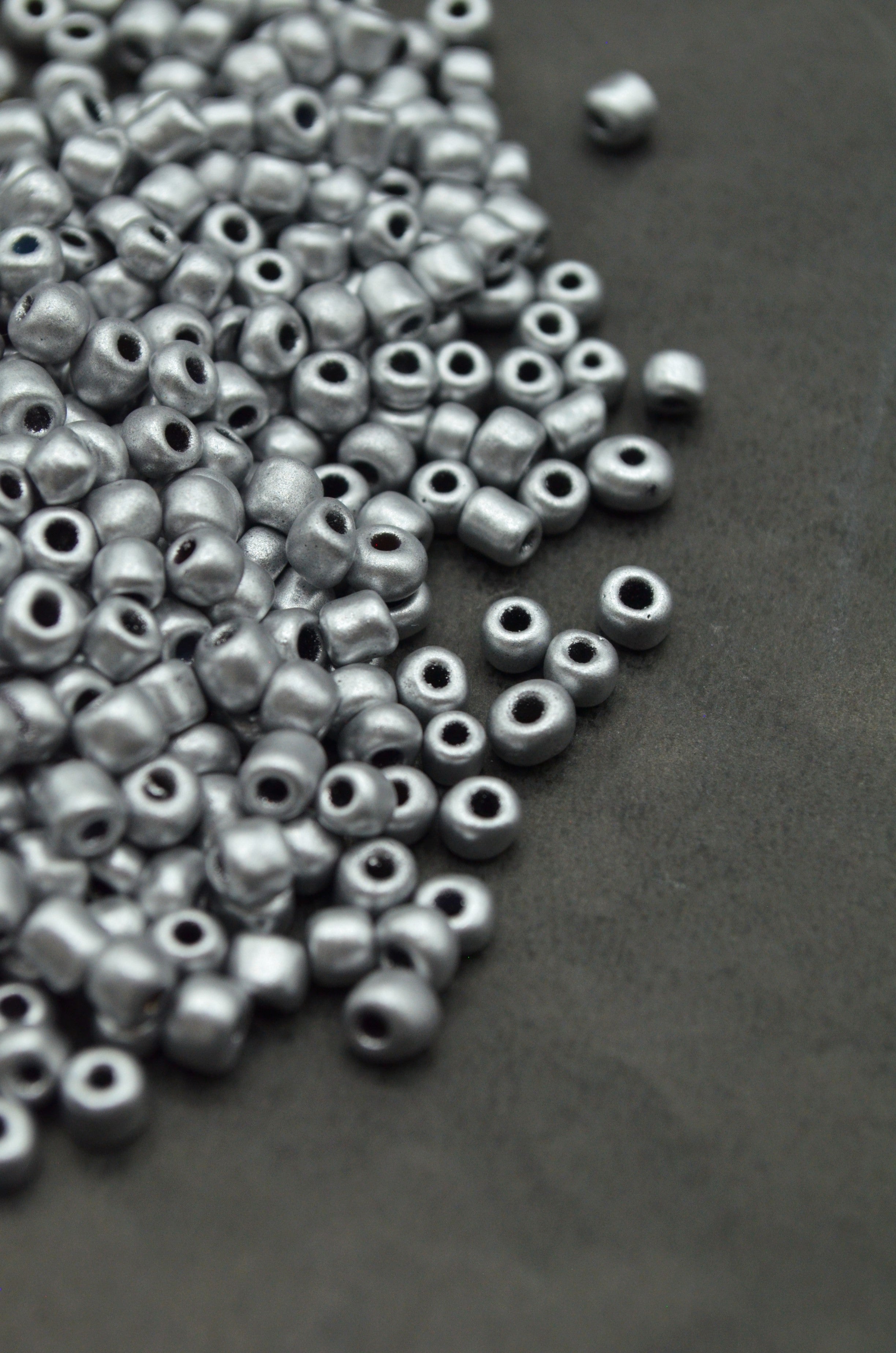 Margele 4mm, 35gr Argintiu