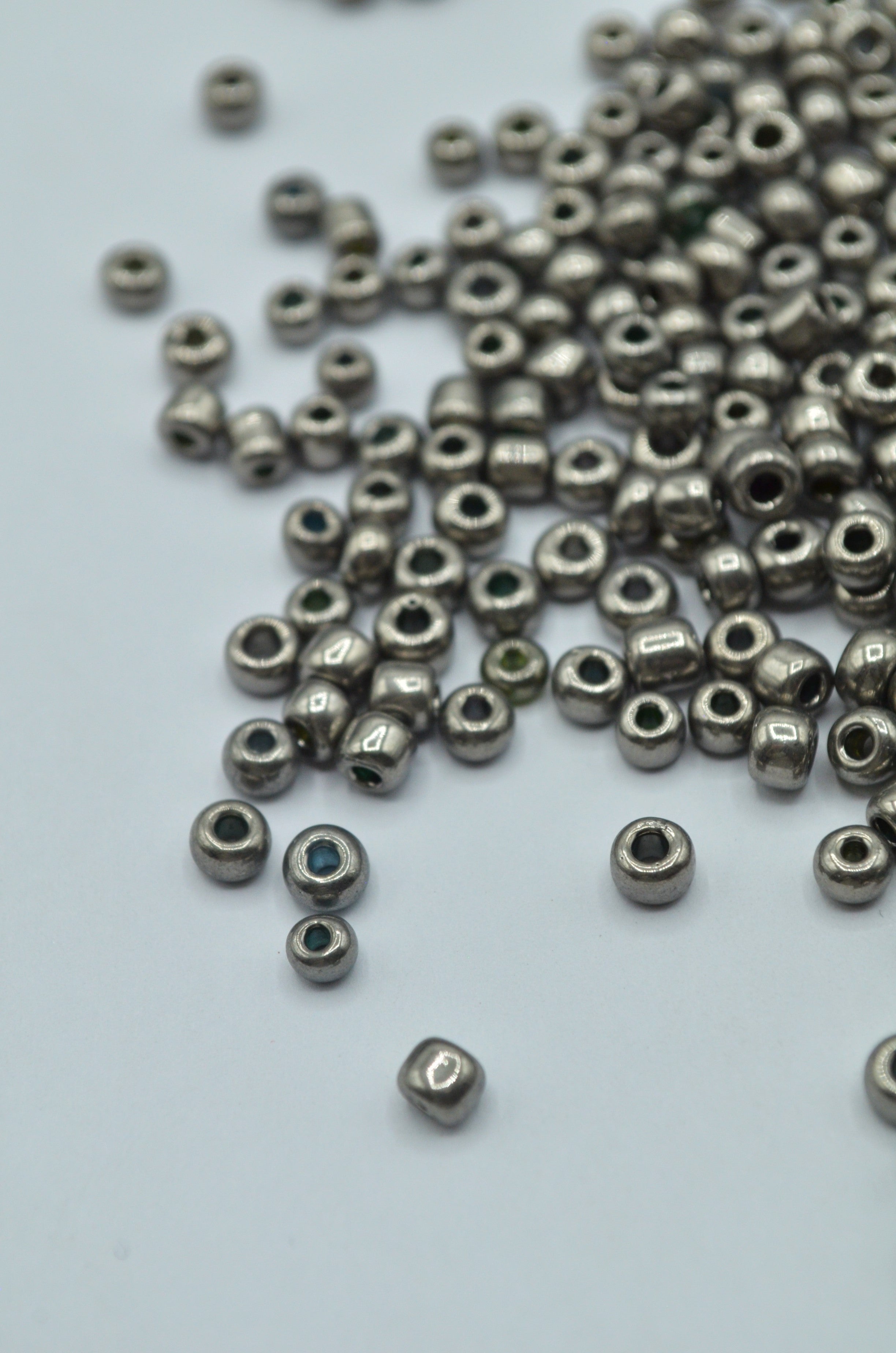 Margele 4mm, 35gr Argintiu Rodiat
