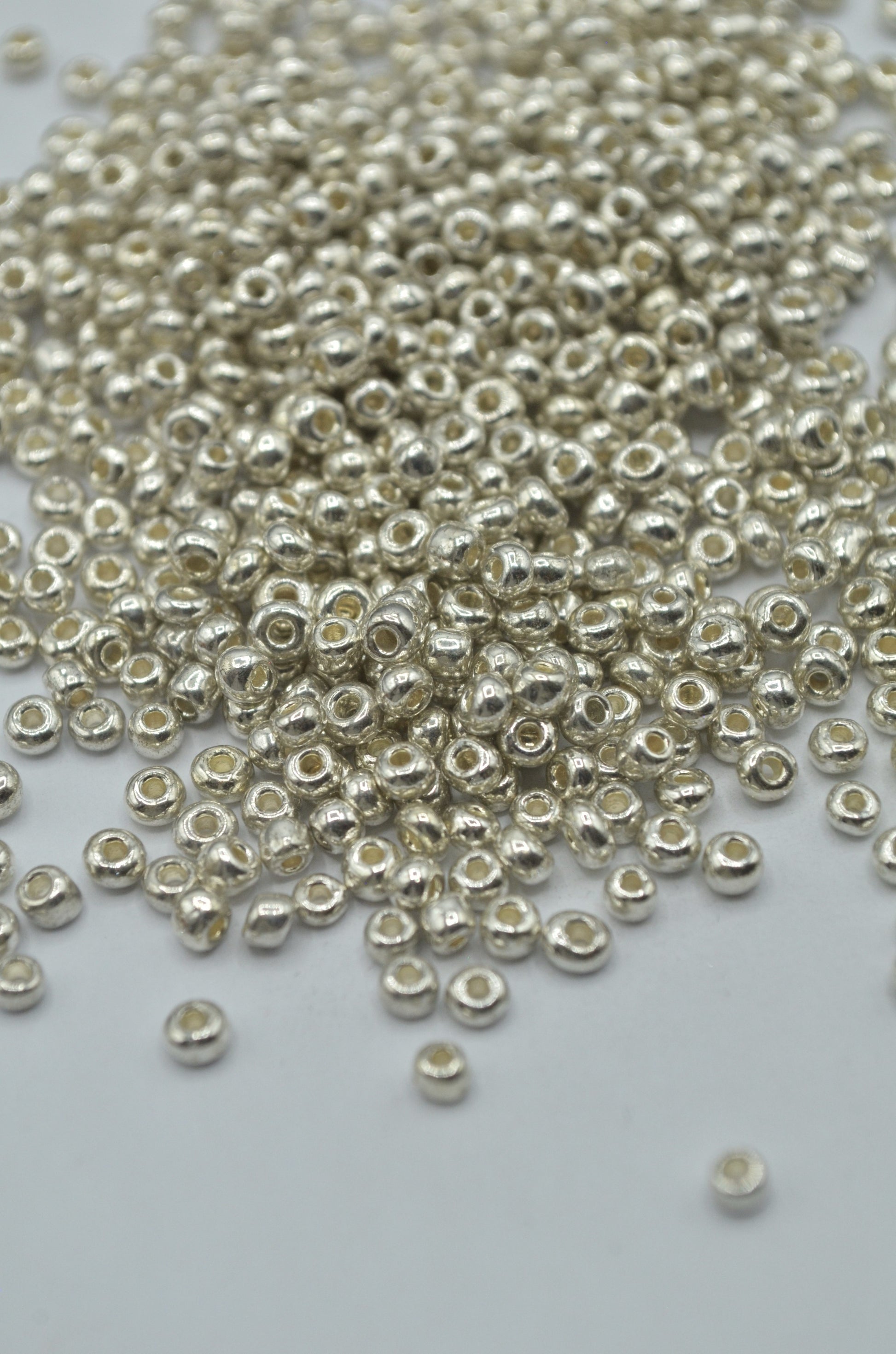 Margele 3mm, 35gr Argintiu