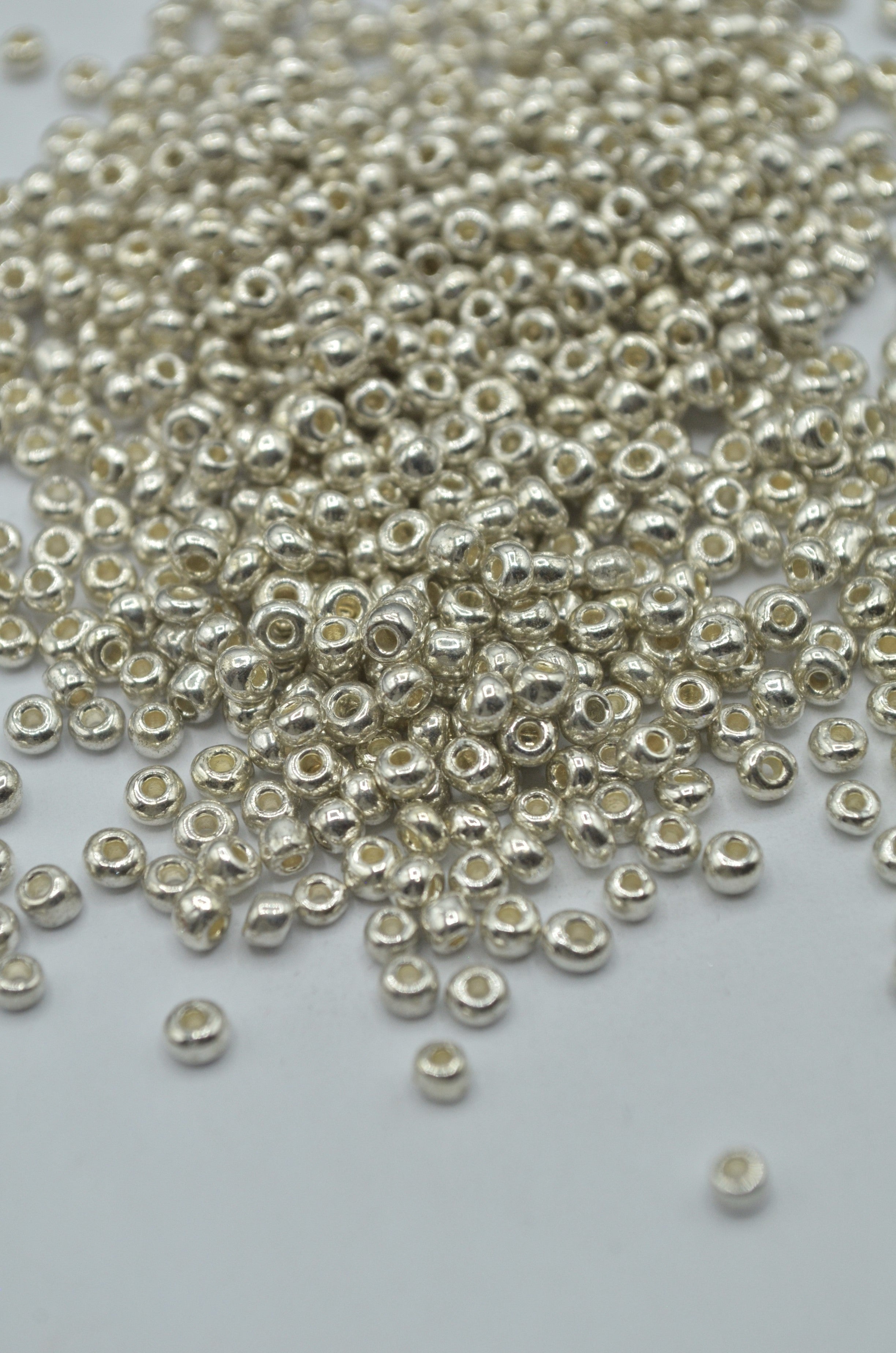 Margele 3mm, 35gr Argintiu