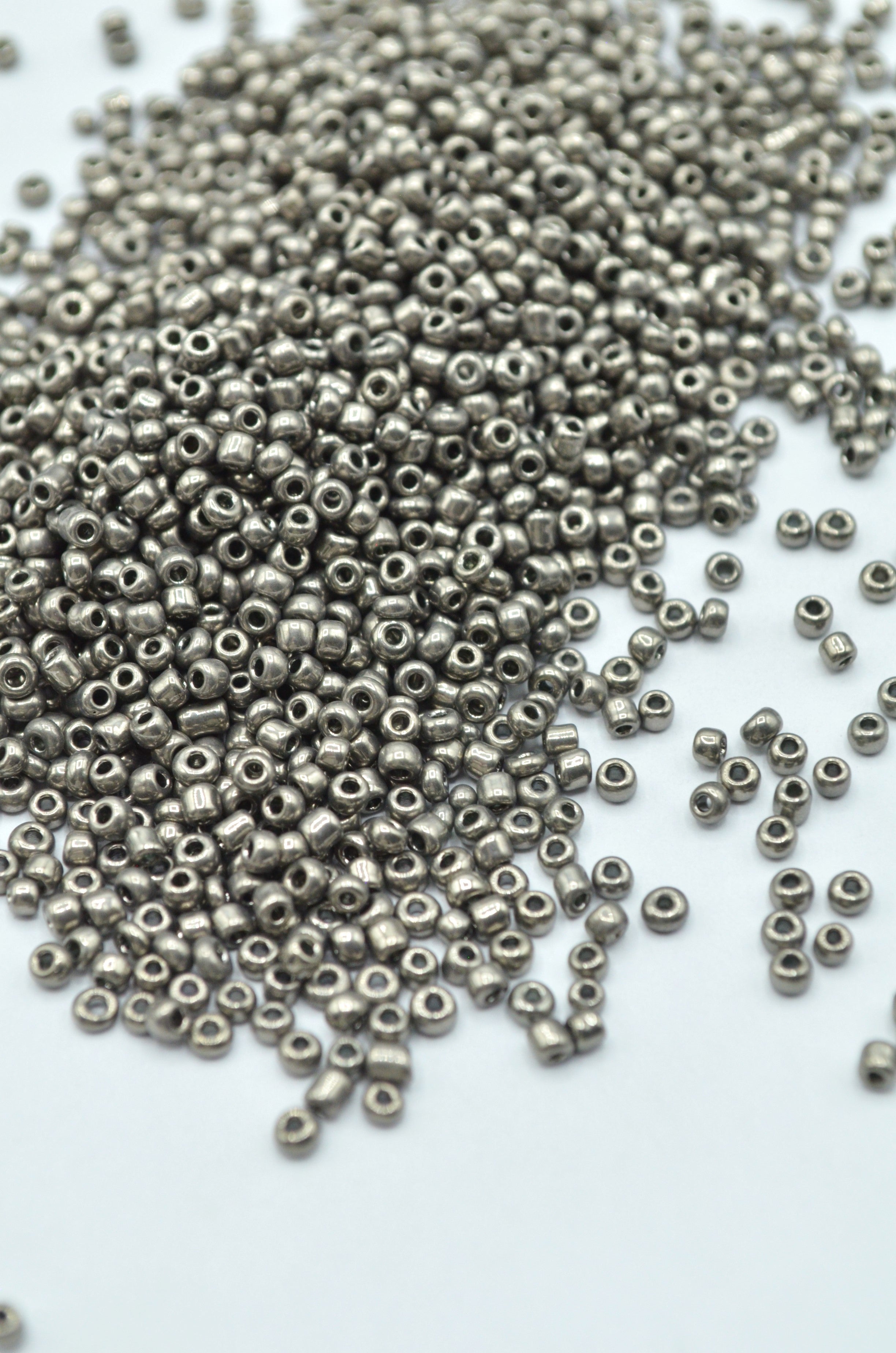 Margele 2mm, 35gr Gri