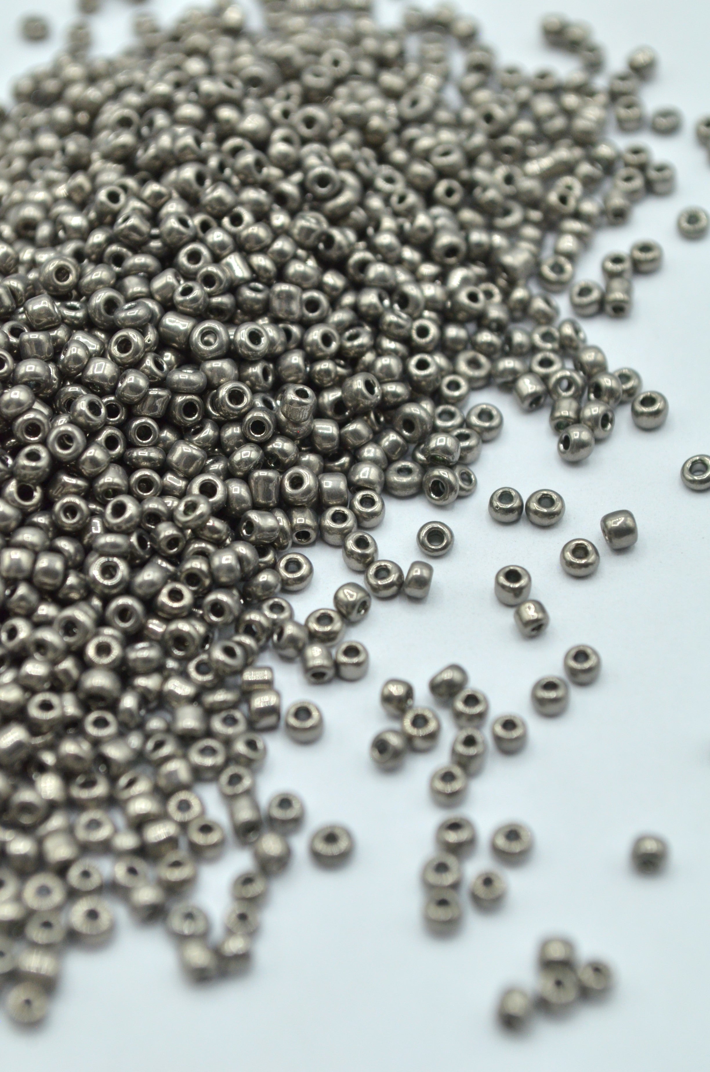 Margele 2mm, 35gr Gri