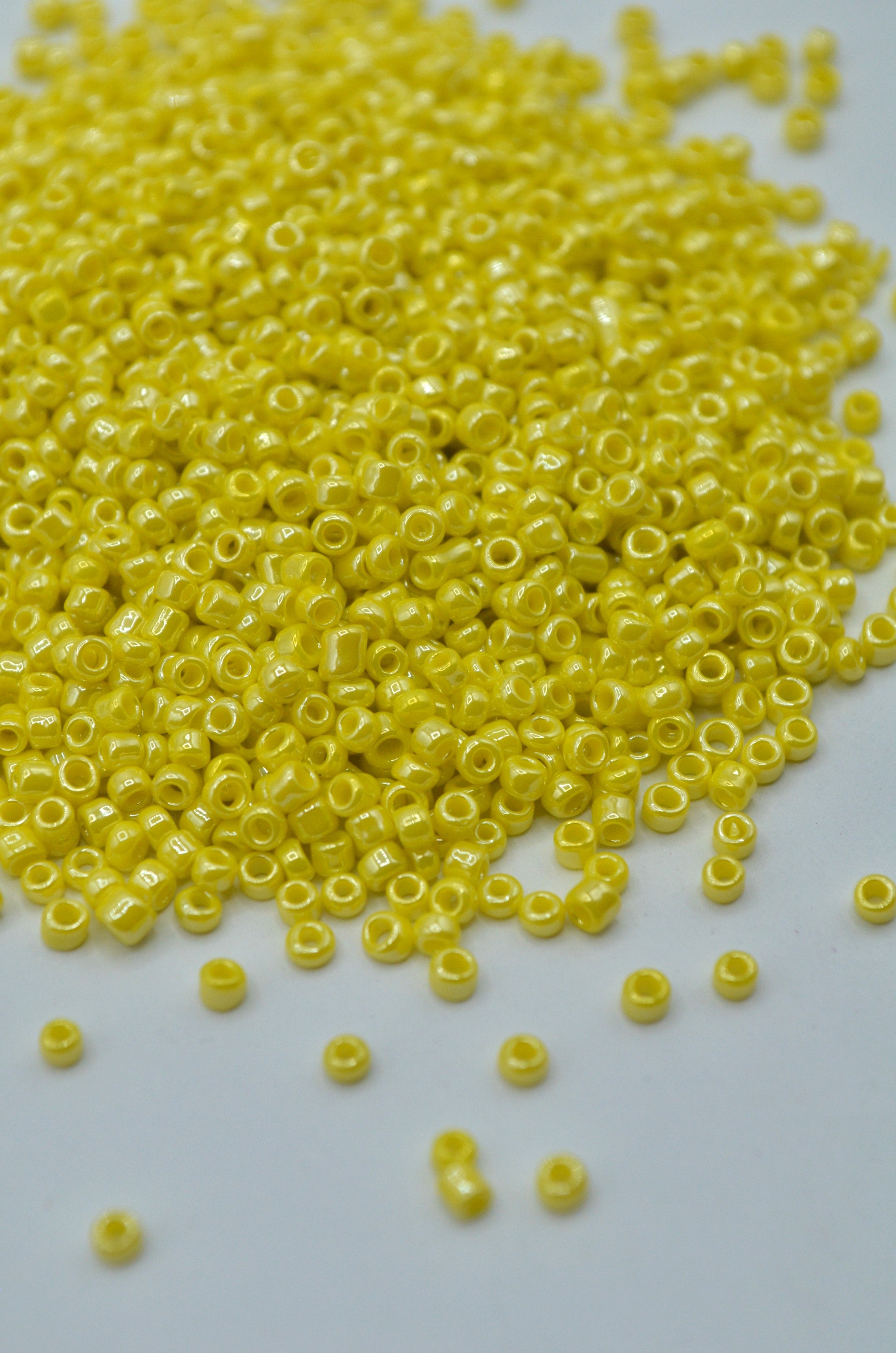 Margele 2mm, 35gr Galben