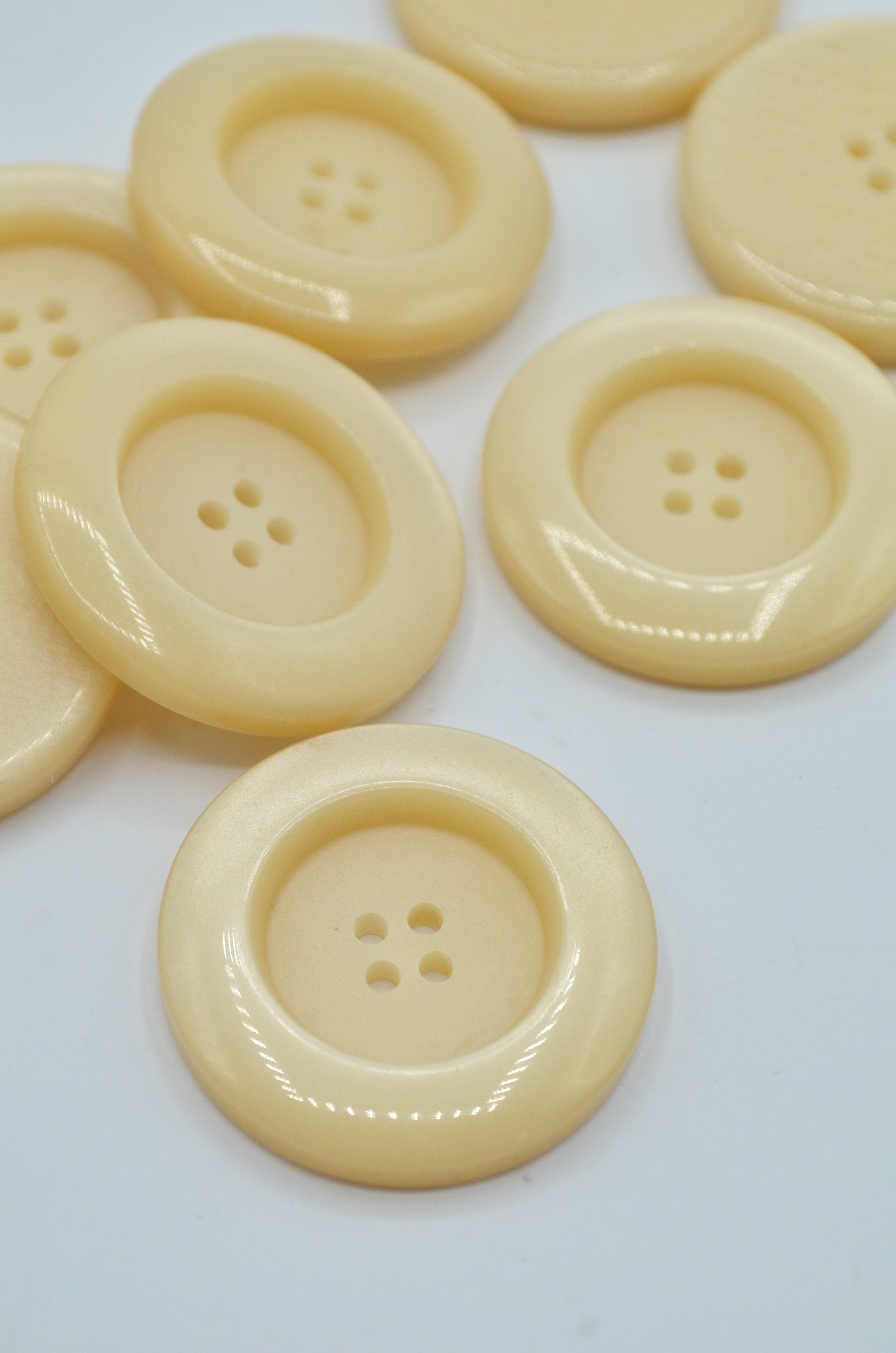 Nasturi De Plastic 33mm, Bej