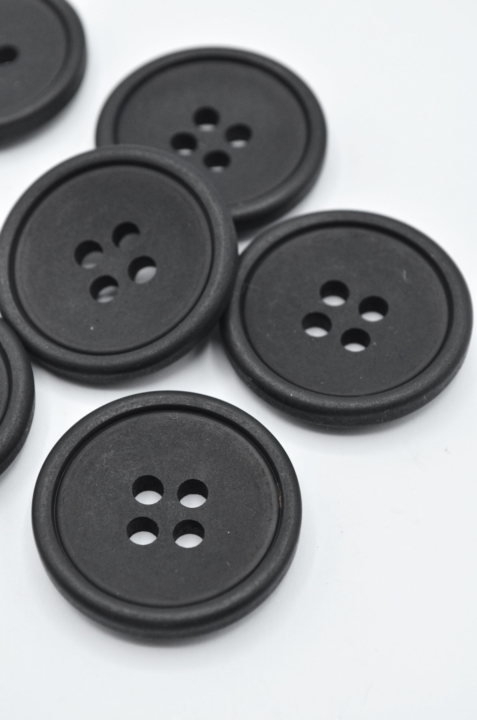 Nasturi De Plastic Negru Mat, 34mm