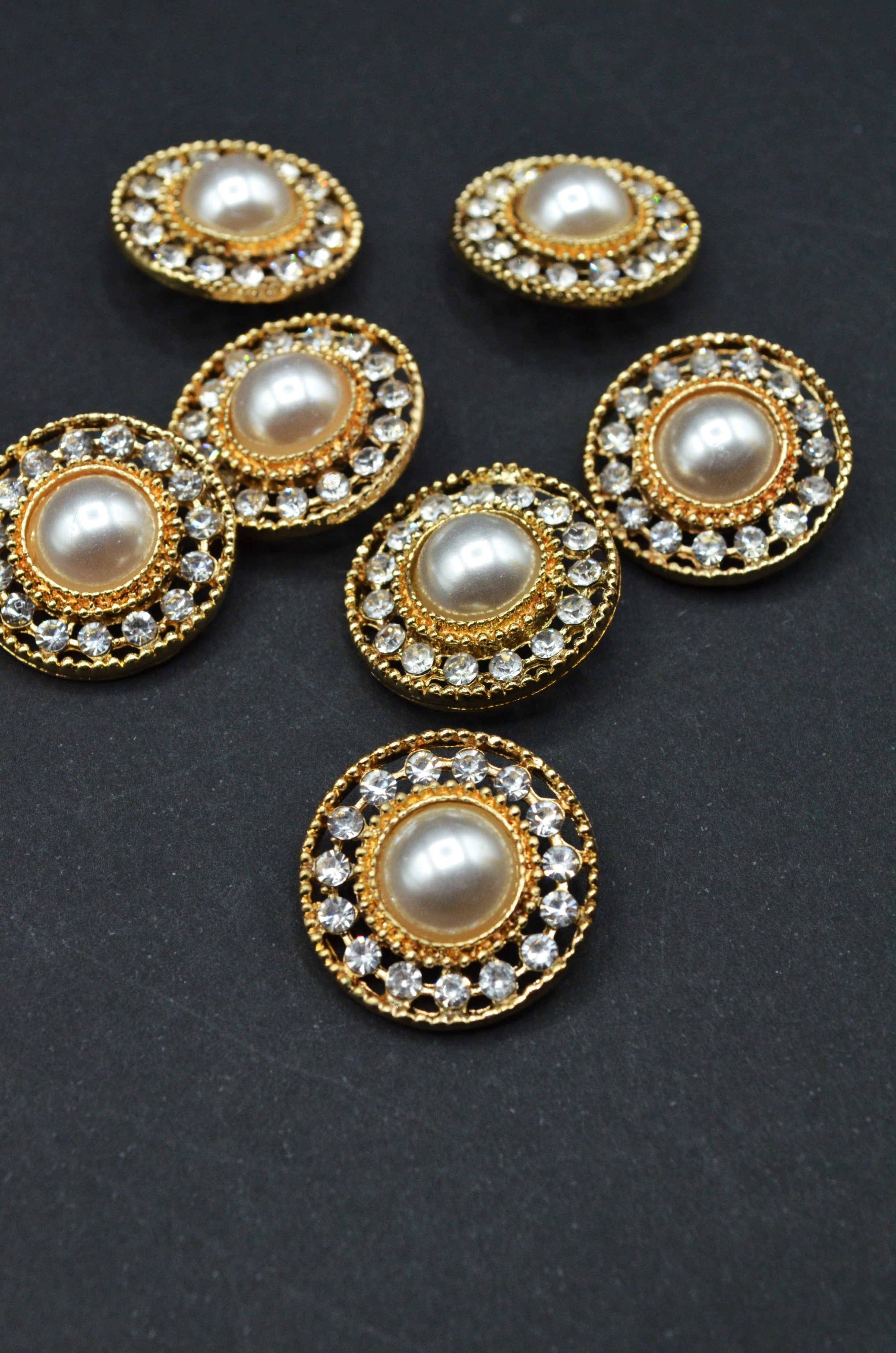 Nasturi Metalici Cu Pietre Si Perle, 22mm