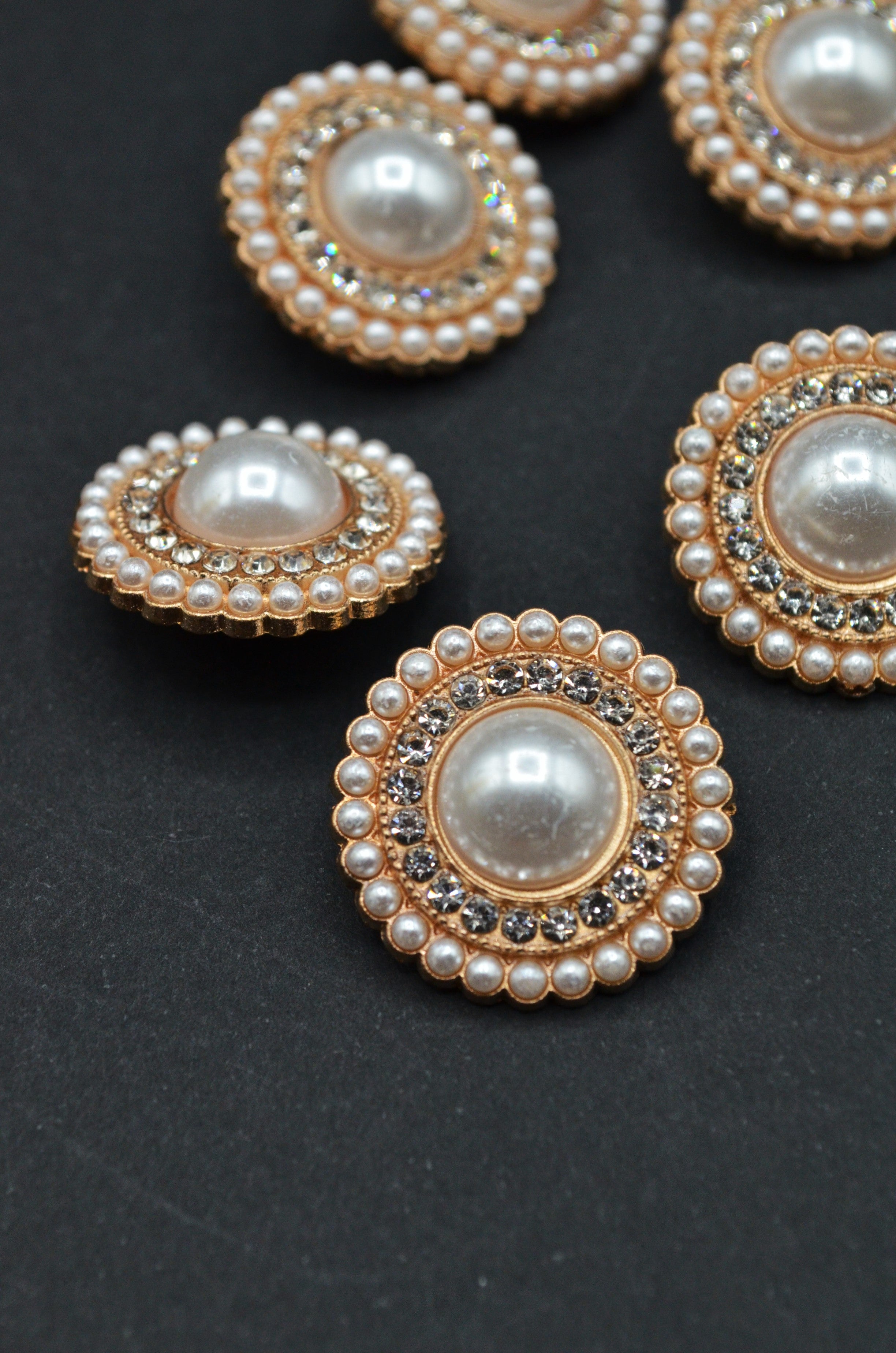 Nasturi Metalici Cu Pietre Si Perle, 21mm