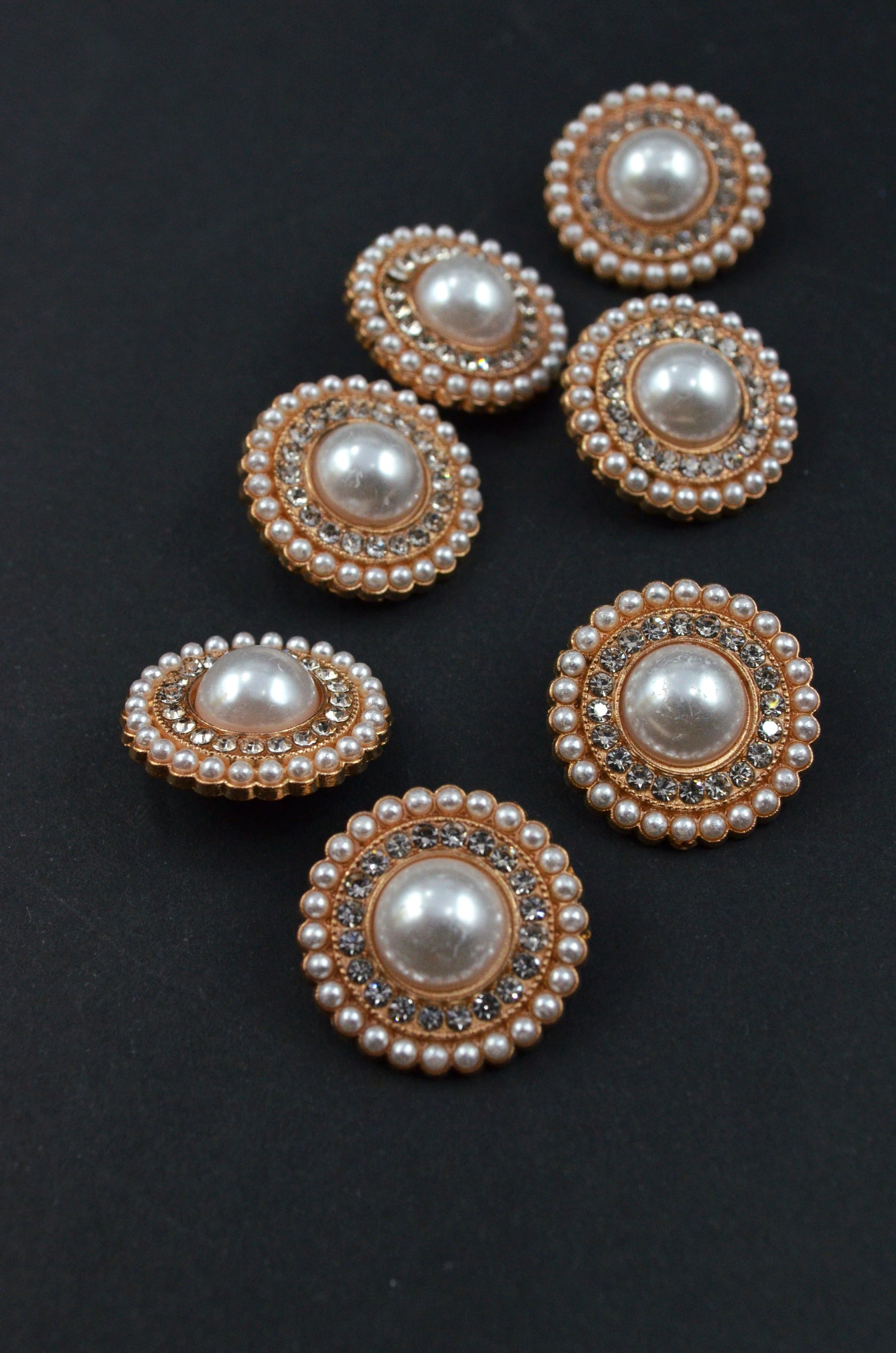 Nasturi Metalici Cu Pietre Si Perle, 21mm