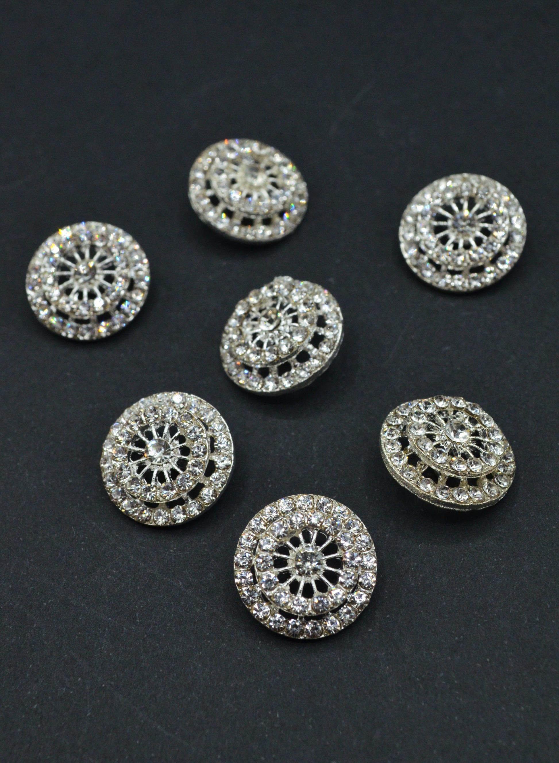 Nasturi Metalici Cu Pietre, 17mm