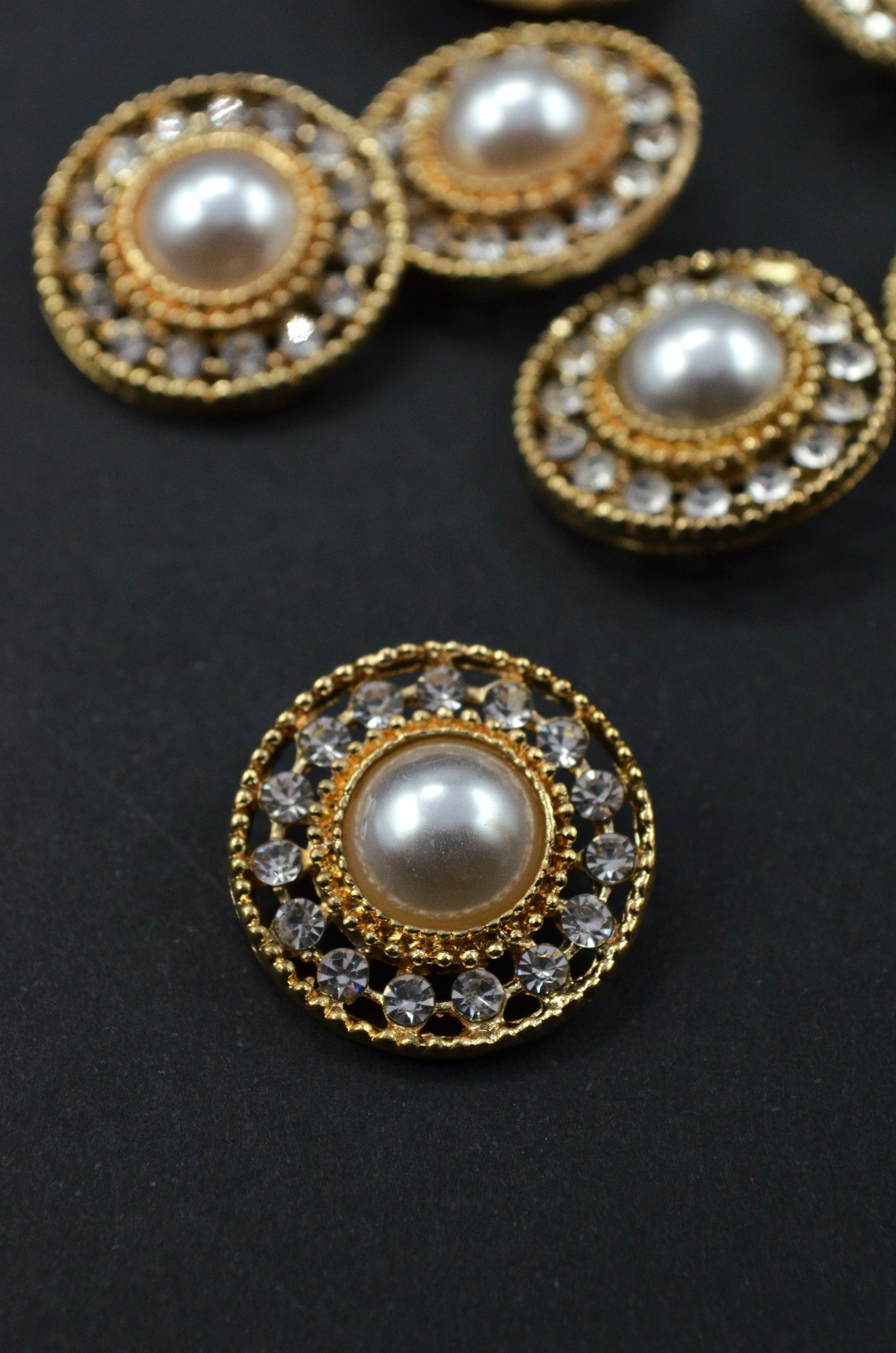 Nasturi Metalici Cu Pietre Si Perle, 22mm
