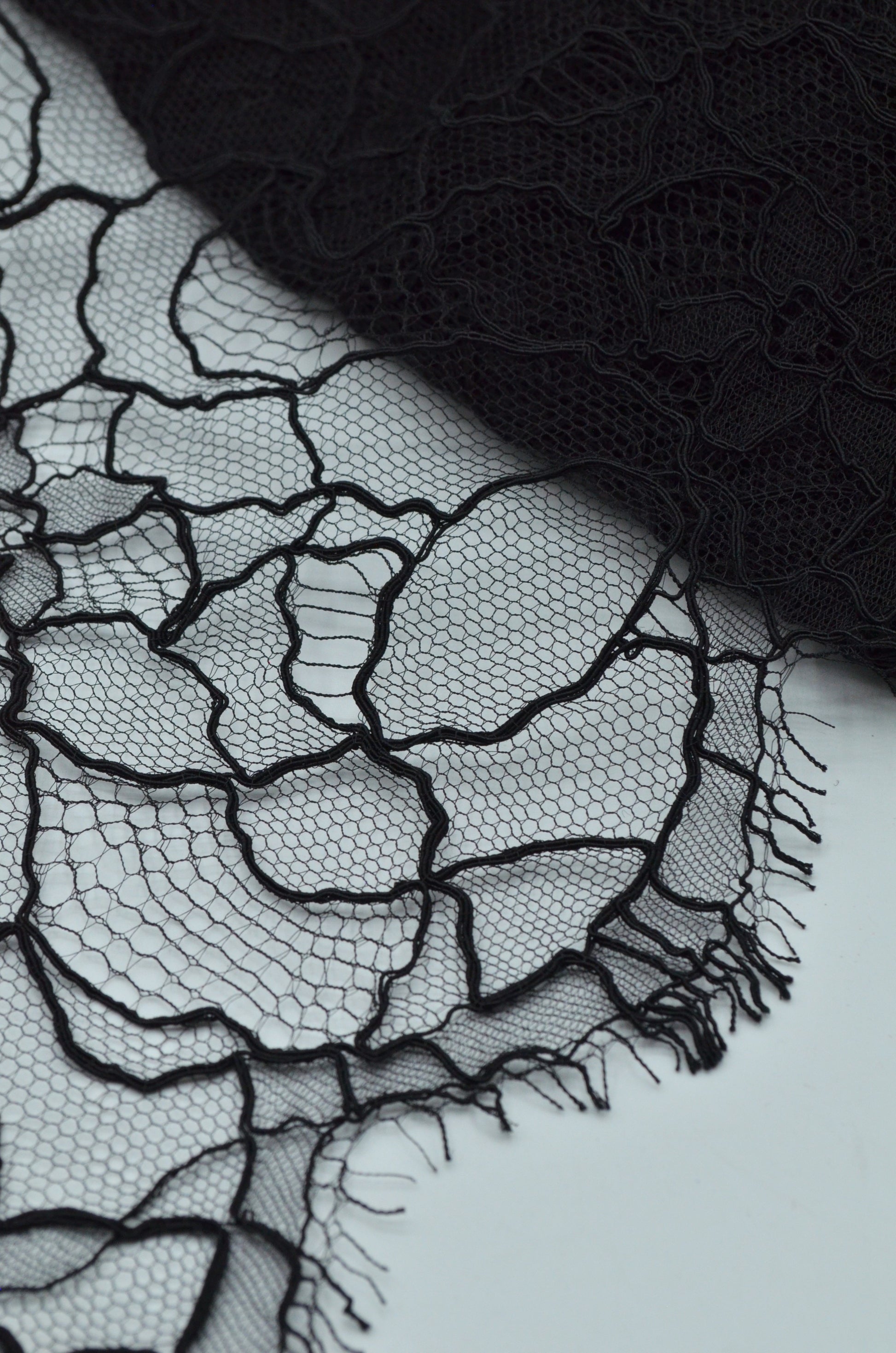 Dantela Chantilly  30cm, Negru