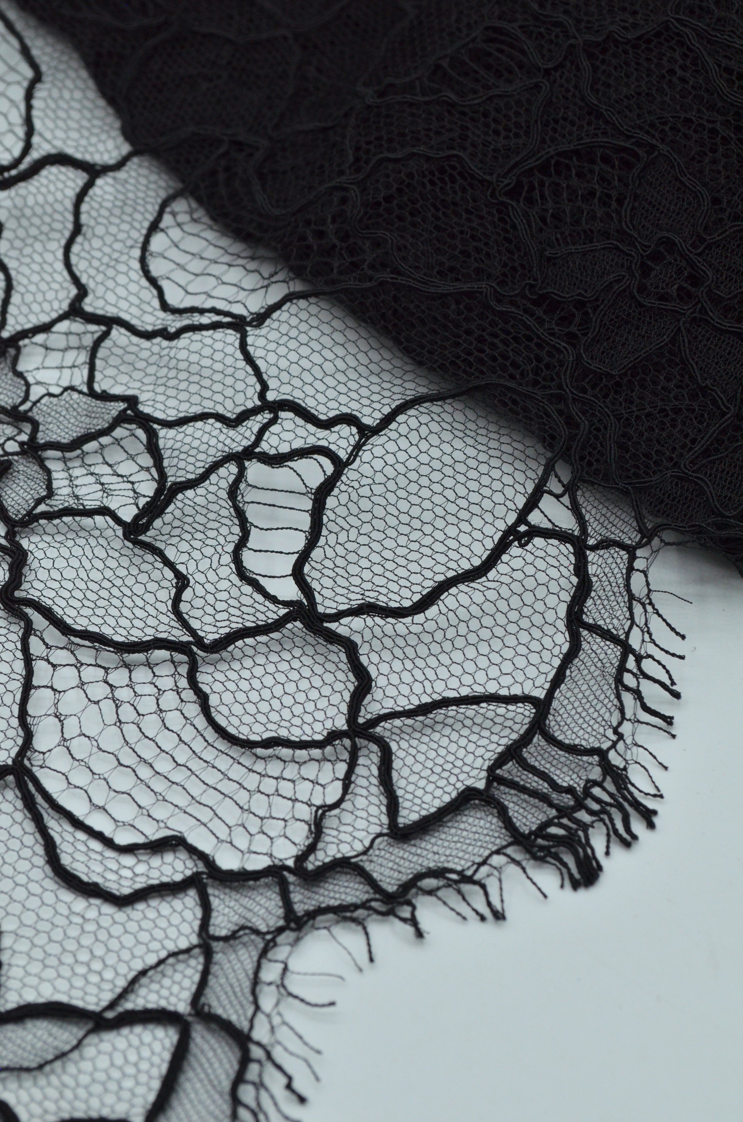 Dantela Chantilly  30cm, Negru