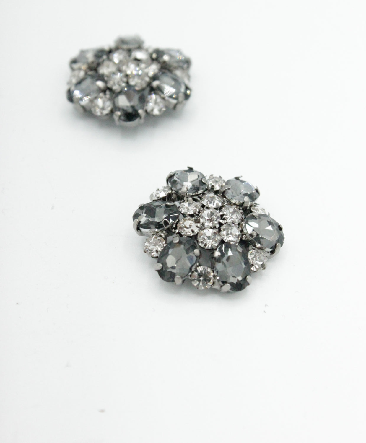 Nasturi Cu Pietre, 22mm, Gri