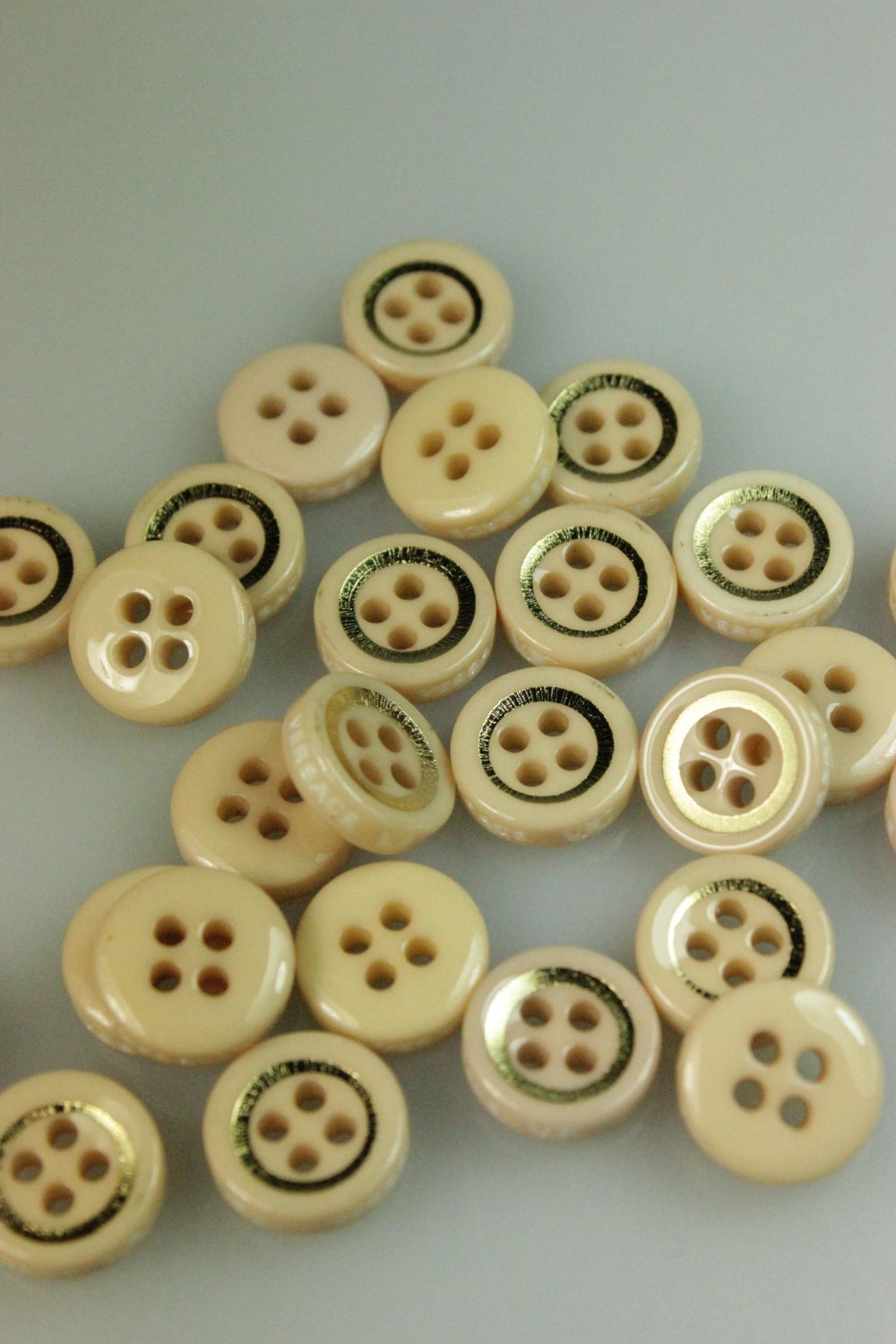 Nasturi De Camasa, 10mm, Crem Cu Auriu