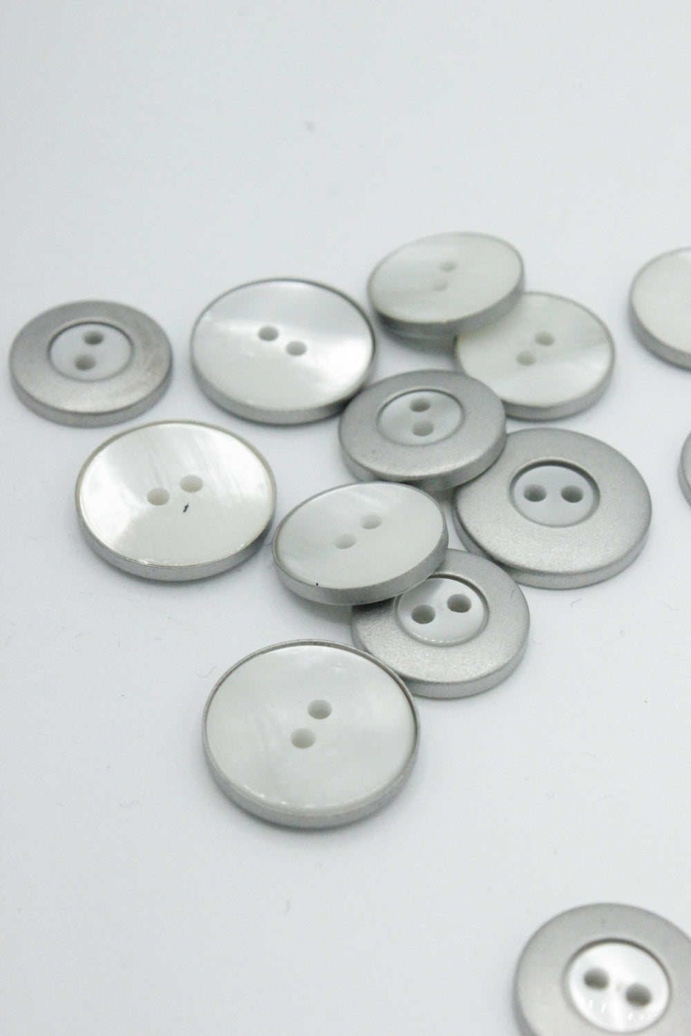 Nasturi De Plastic Cu Rama Metalica, 15mm, Ivoire Cu Argintiu