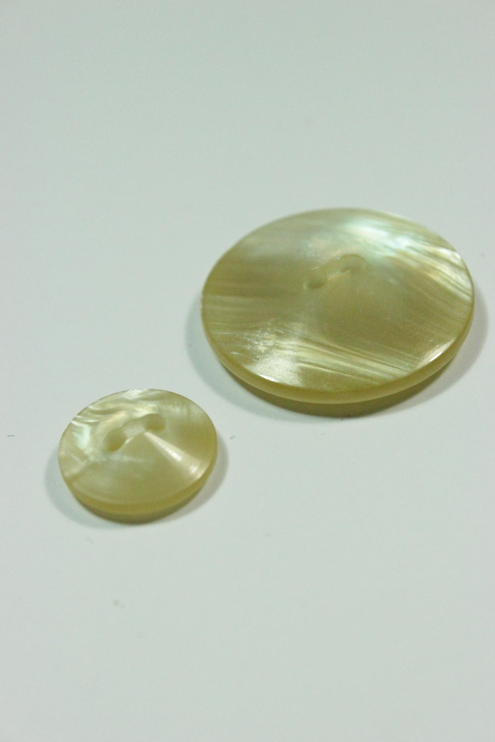 Nasturi De Plastic Sidefati 27mm, Bej