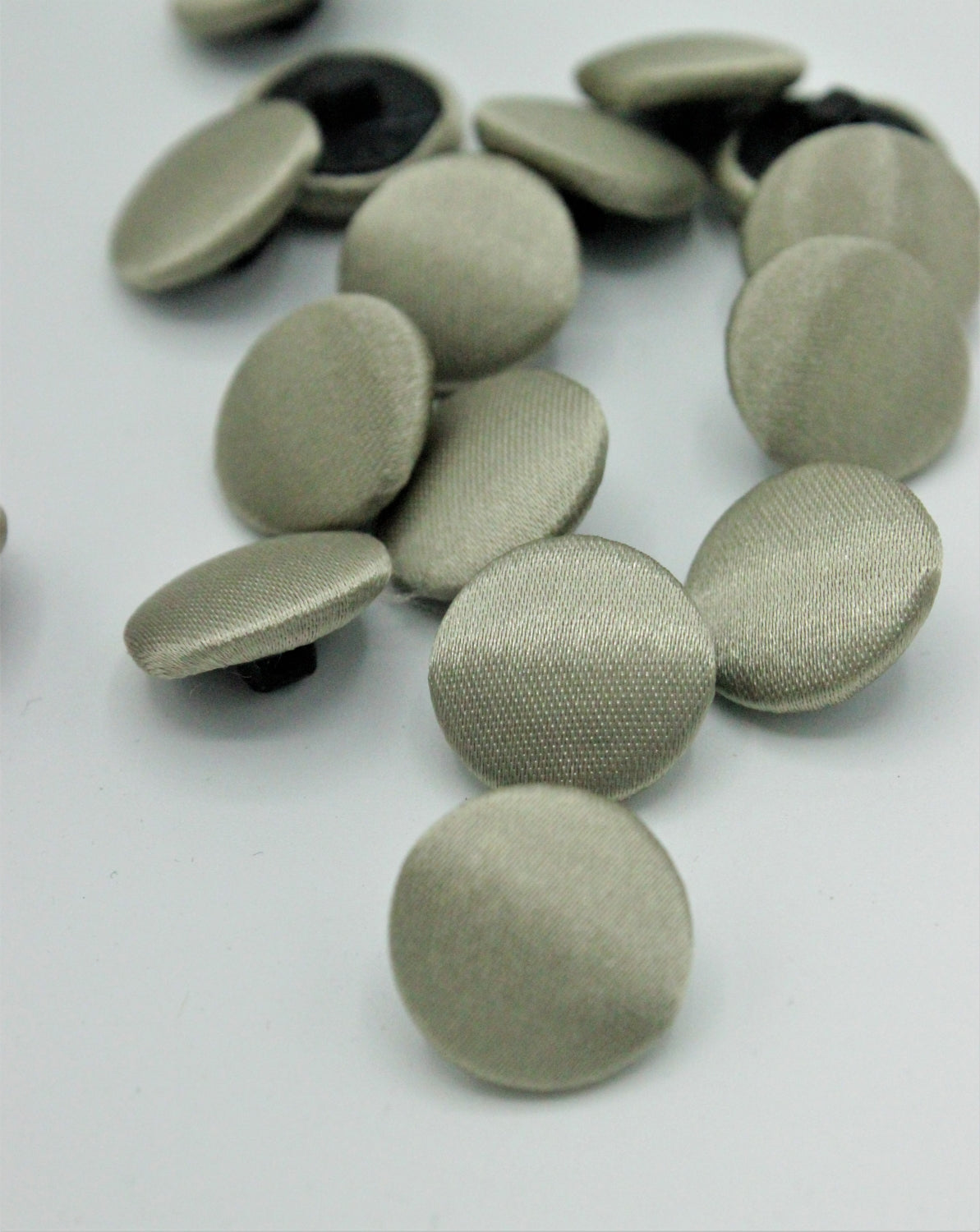 Nasturi Imbracati, 17mm, Bej Verzui Satinat