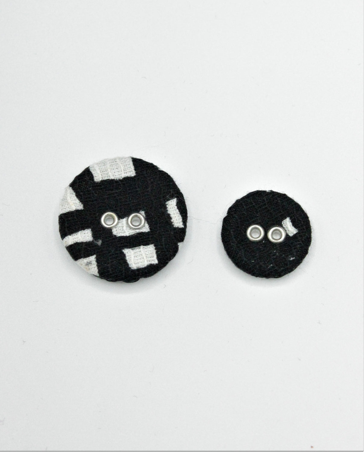 Nasturi Imbracati, Alb Si Negru