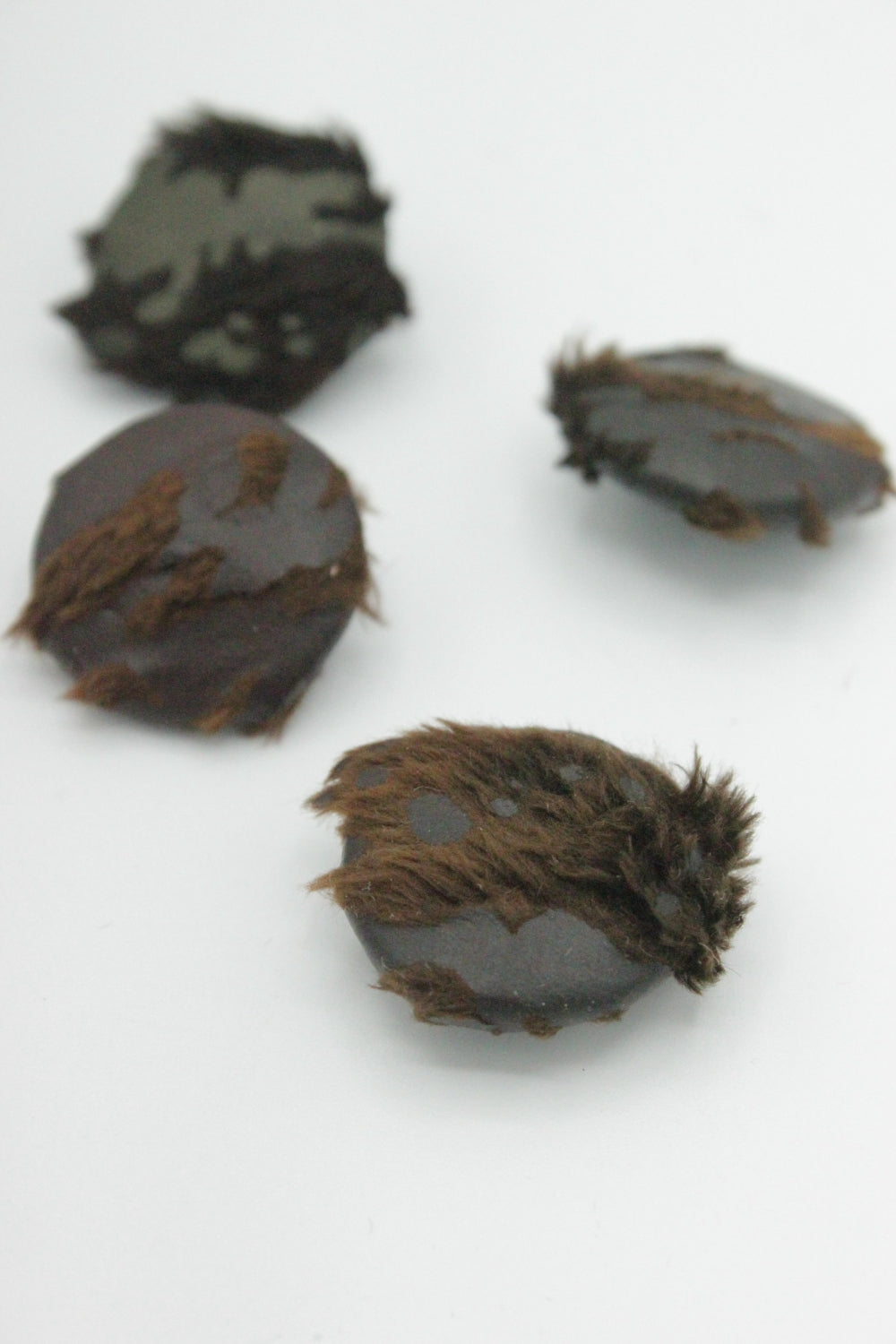 Nasturi Imbracati Cu Piele Si Blana Ecologica, 22mm