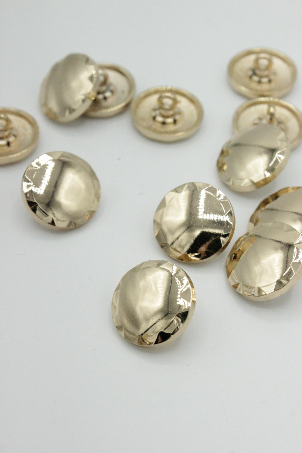 Nasturi Metalici, 18mm, Auriu