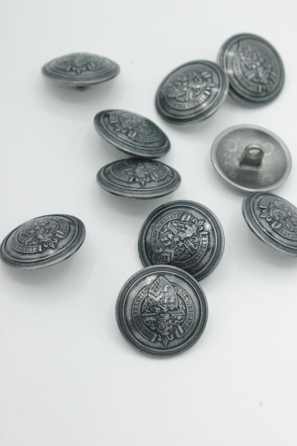 Nasturi Metalici, 20mm, Gri Inchis