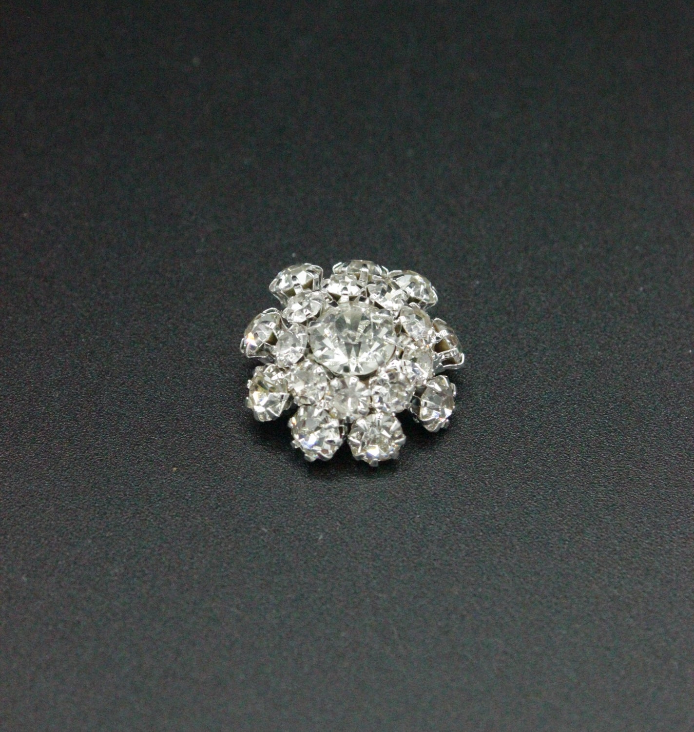 Nasturi Metalici Cu Pietre, 21mm