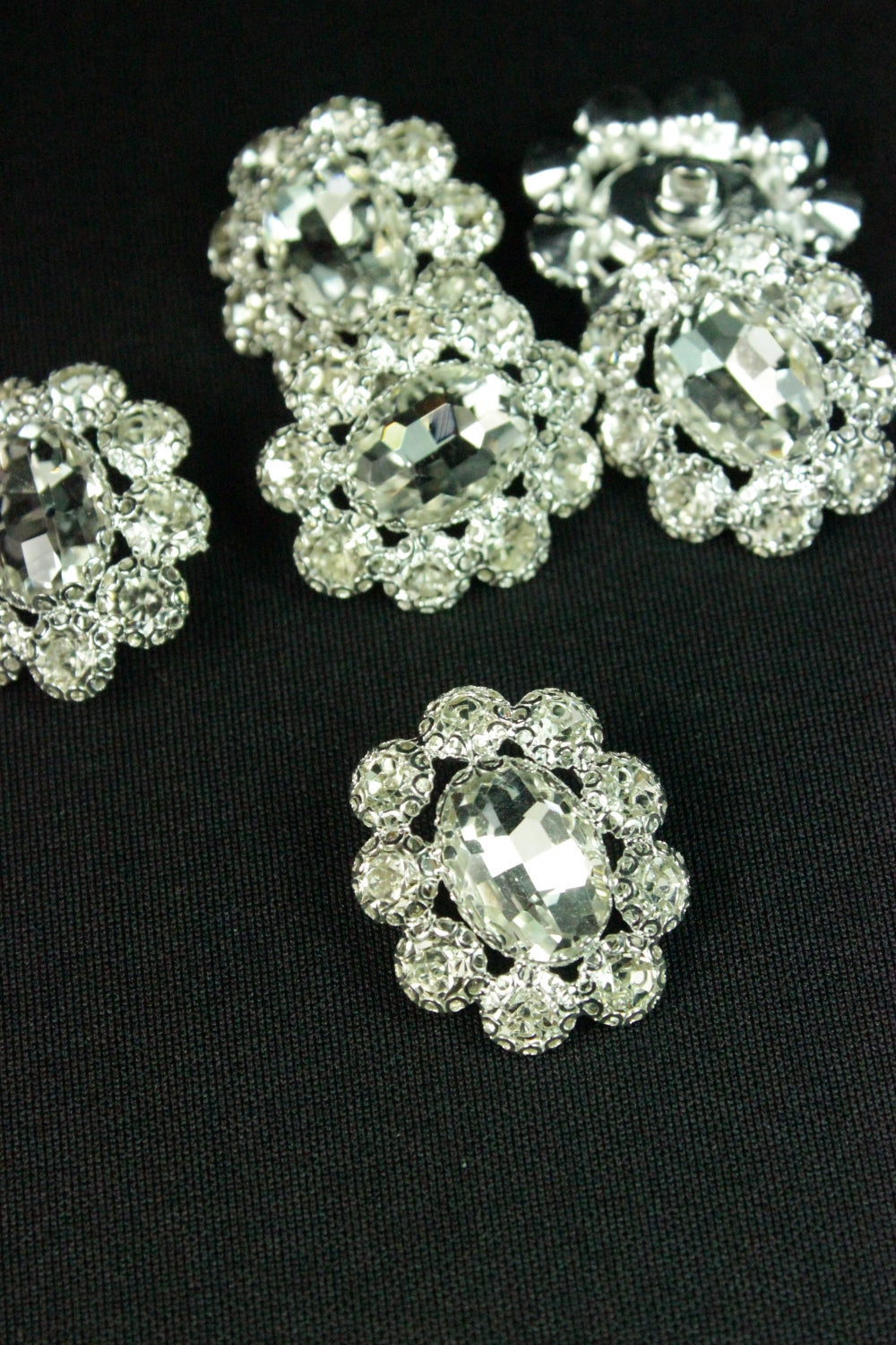 Nasturi Metalici Cu Pietre, 25x21mm