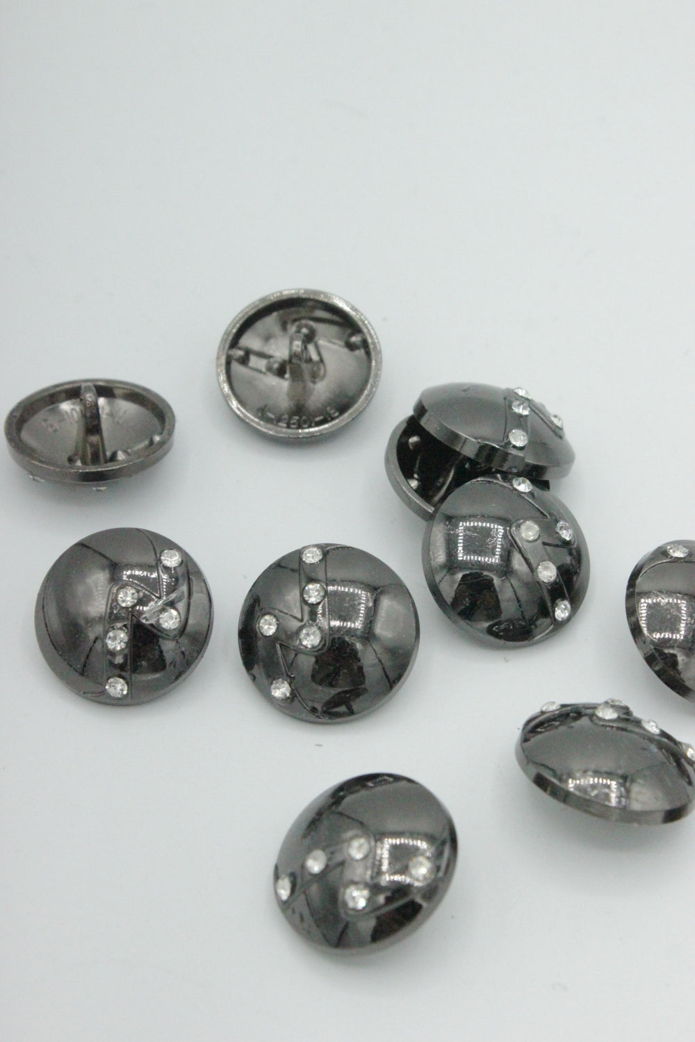 Nasturi Metalici Cu Strasuri, 18mm, Argintiu Inchis