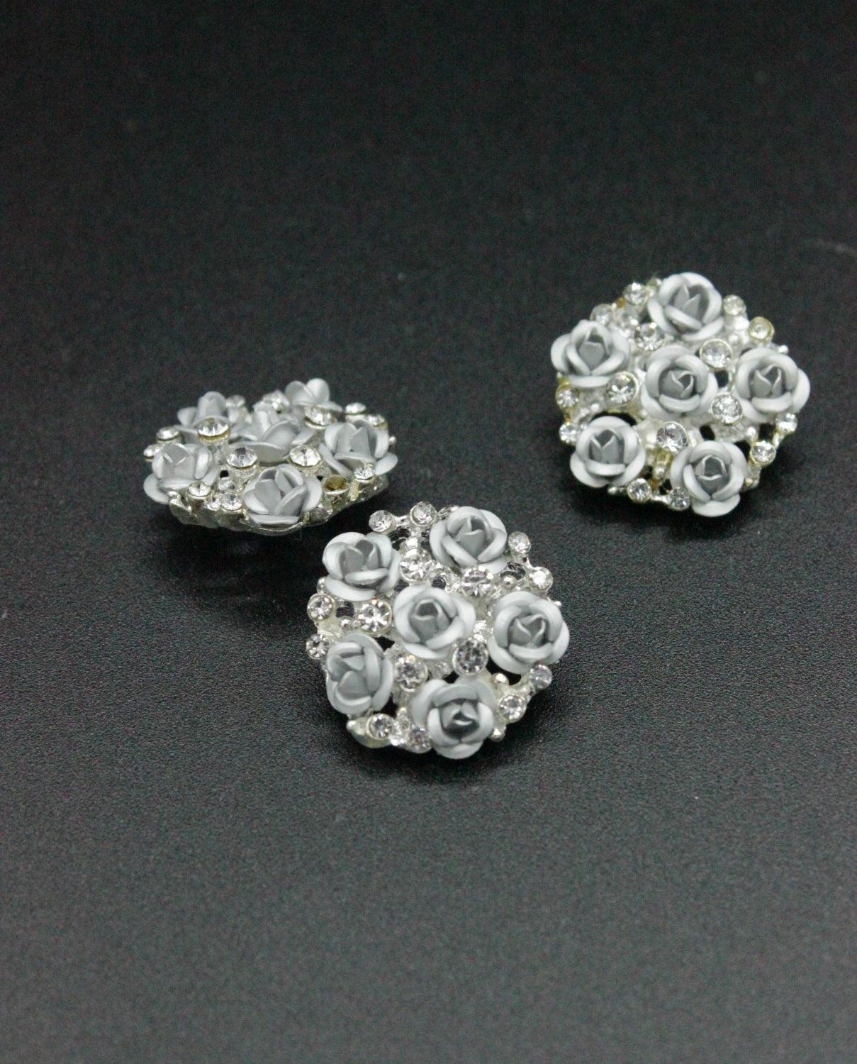 Nasturi Metalici Cu Trandafiri Si Pietre, 20mm, Argintiu