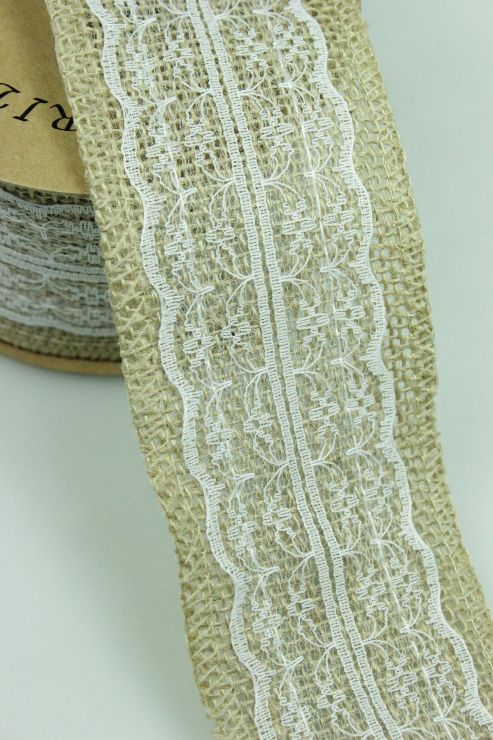 Panglica Decorativa Din Iuta Si Dantela Alba, 60mm,
