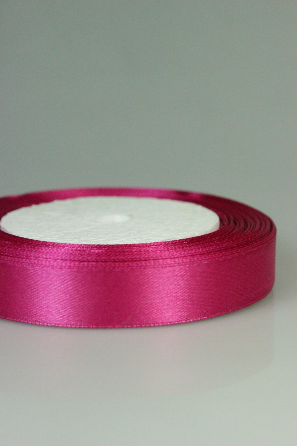 Panglica Saten 15mm, Fucsia, 23m/Rola