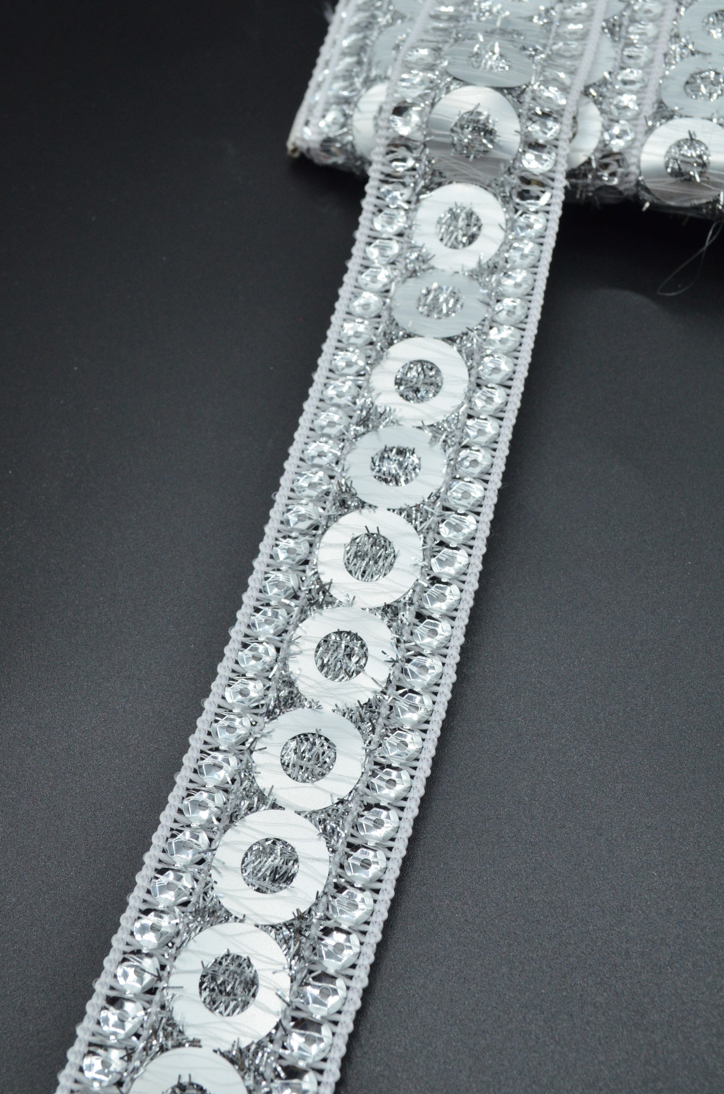 Pasmanterie Cu Paiete Si Fir Lurex, Argintiu, 39mm