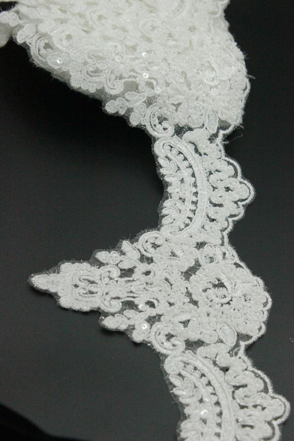Pasmanterie Brodata Cu Margele Si Paiete, 14cm, Ivoire