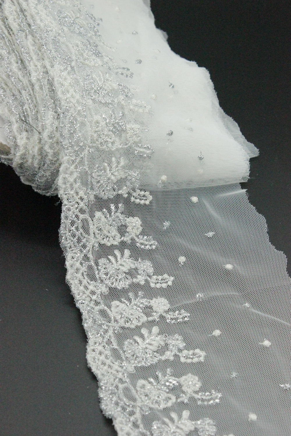 Pasmanterie Brodata, 13cm. Argintiu