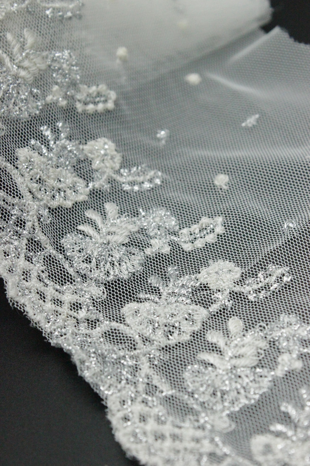 Pasmanterie Brodata, 13cm. Argintiu