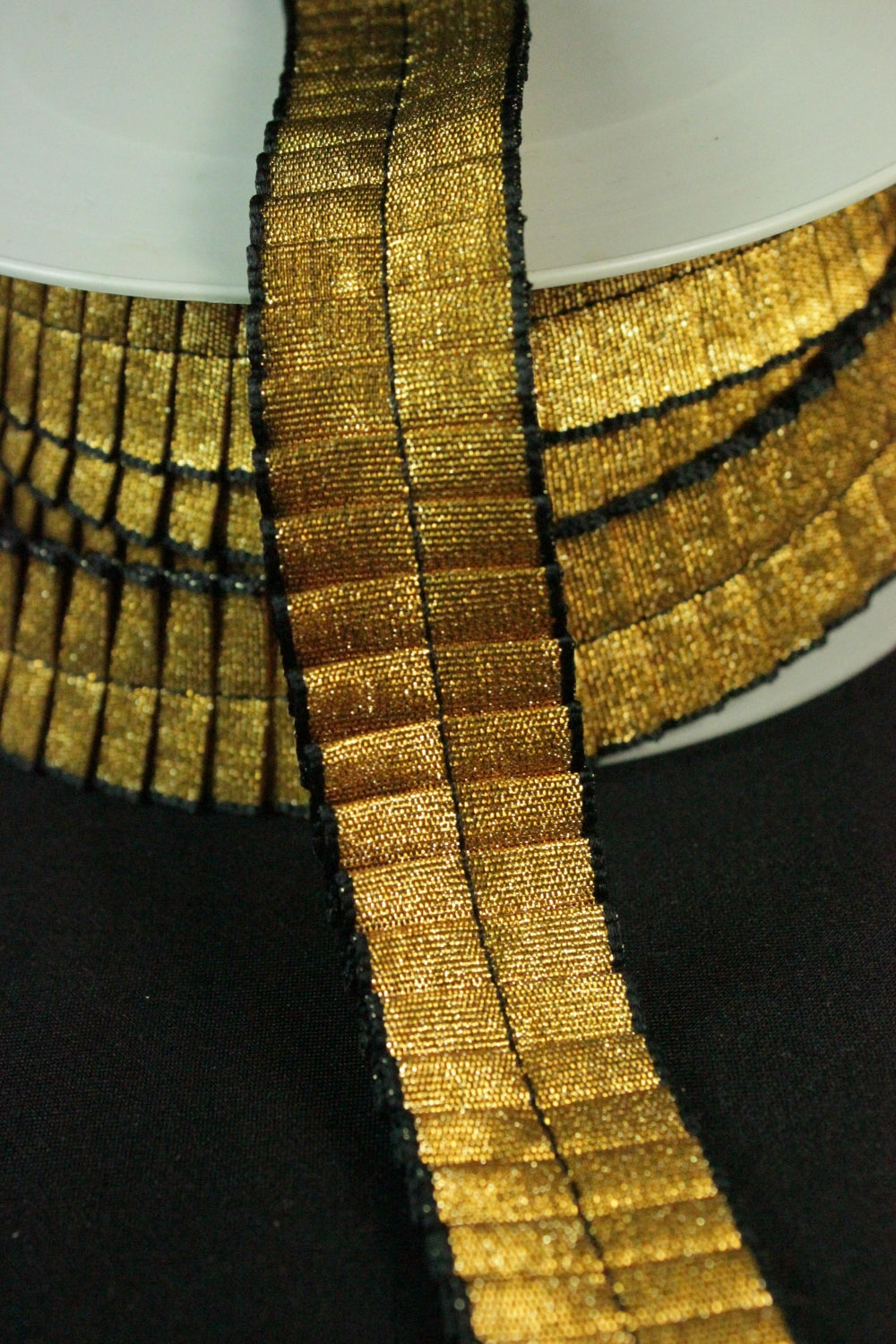Pasmanterie Plisata Aurie, 25mm